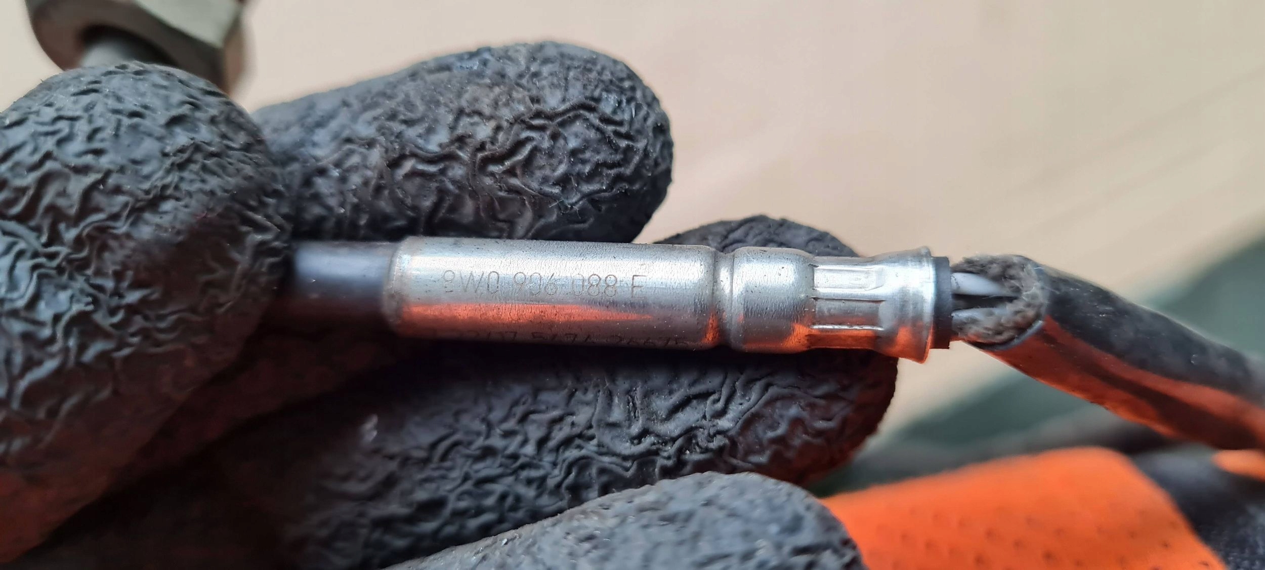 A4 B9 8W Sensor TEMPERATURY 2.0 TDI 8W0906088F A5 8W