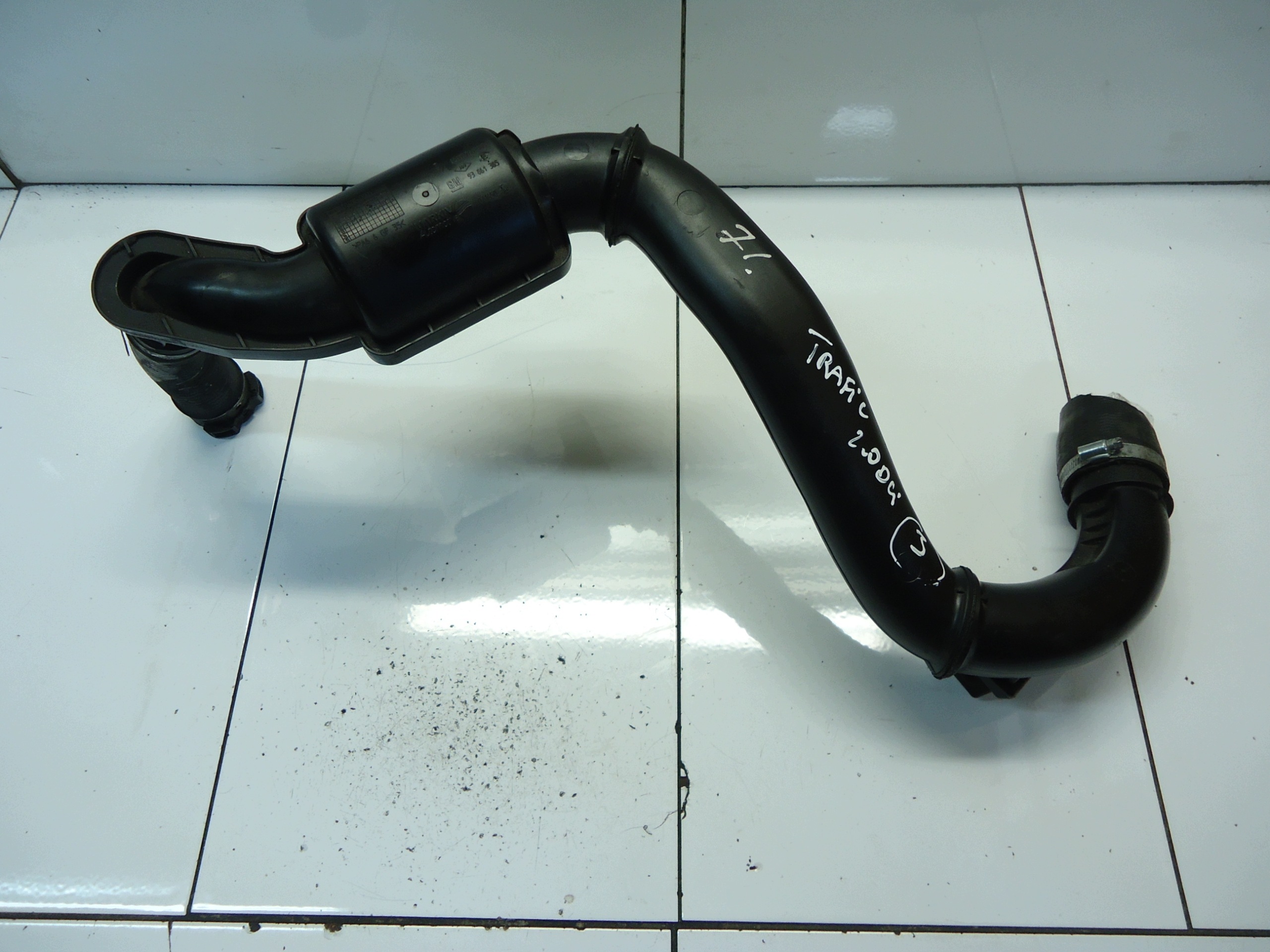 RENAULT TRAFIC 2.0 DCI M9R pipe air 8200760909 93861385