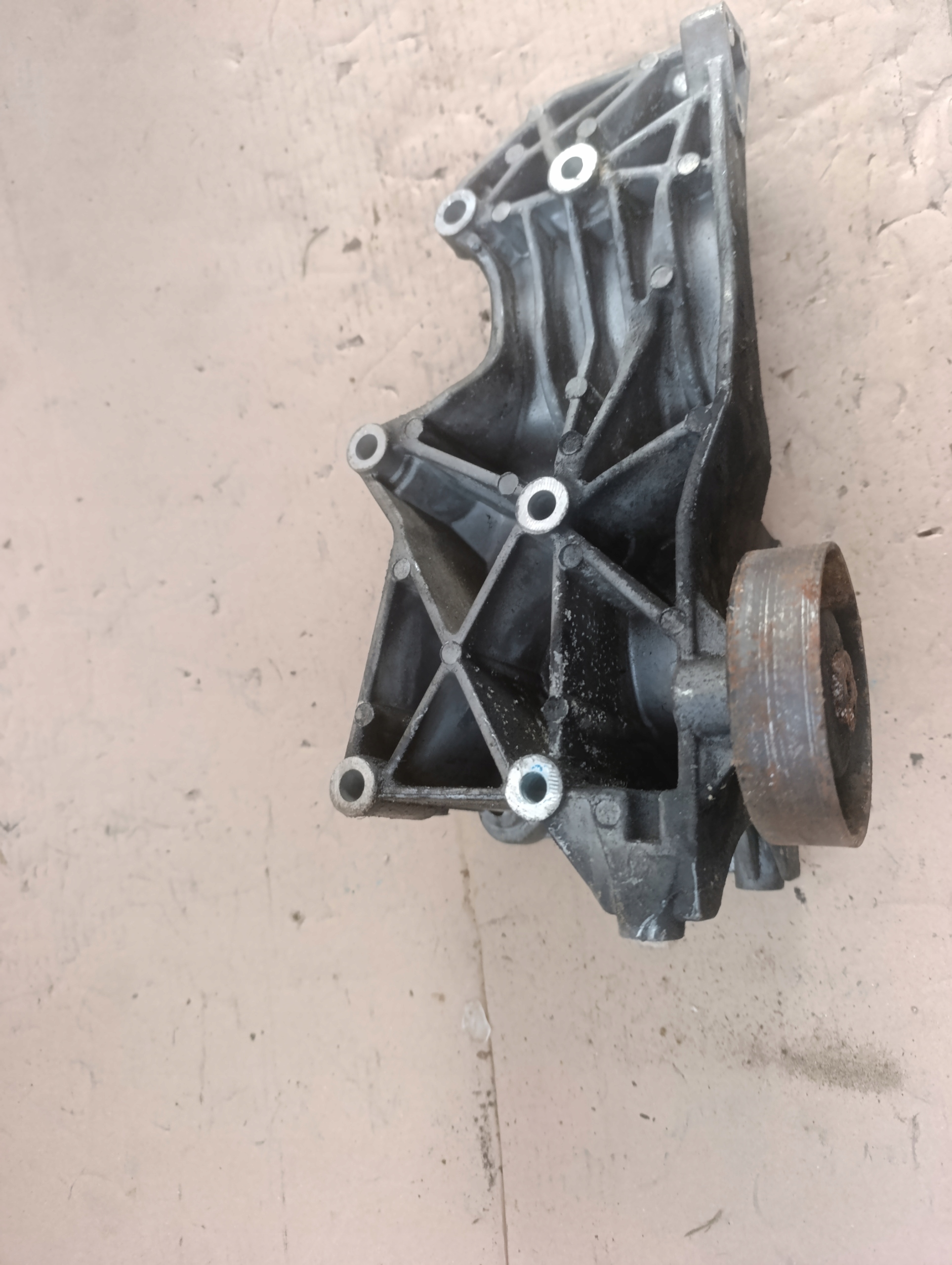 supporto alternatore AUDI A4 B6 2.0 06B903143L