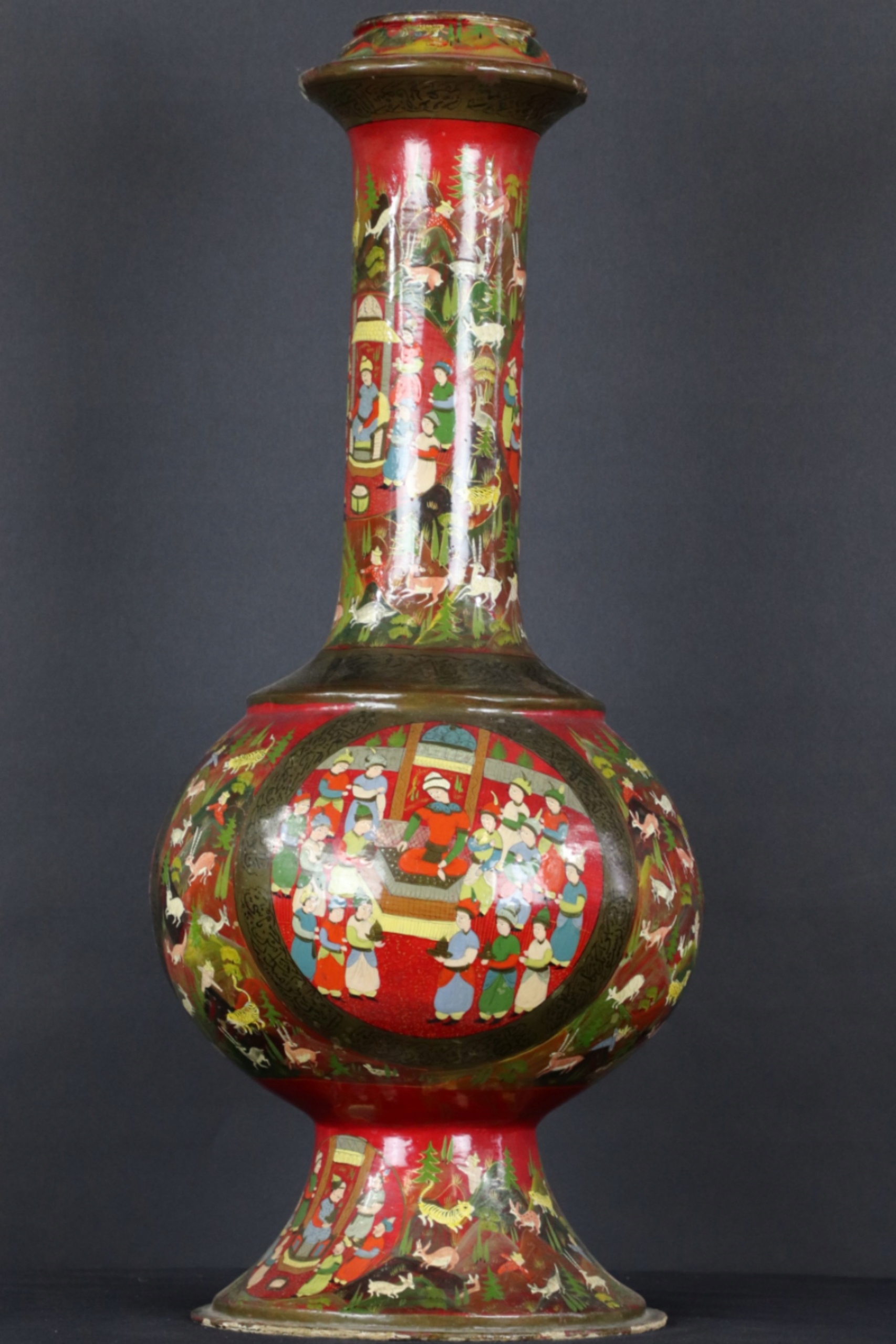 Wazon. Papier mache. Persja. Qajar. XIX wiek.