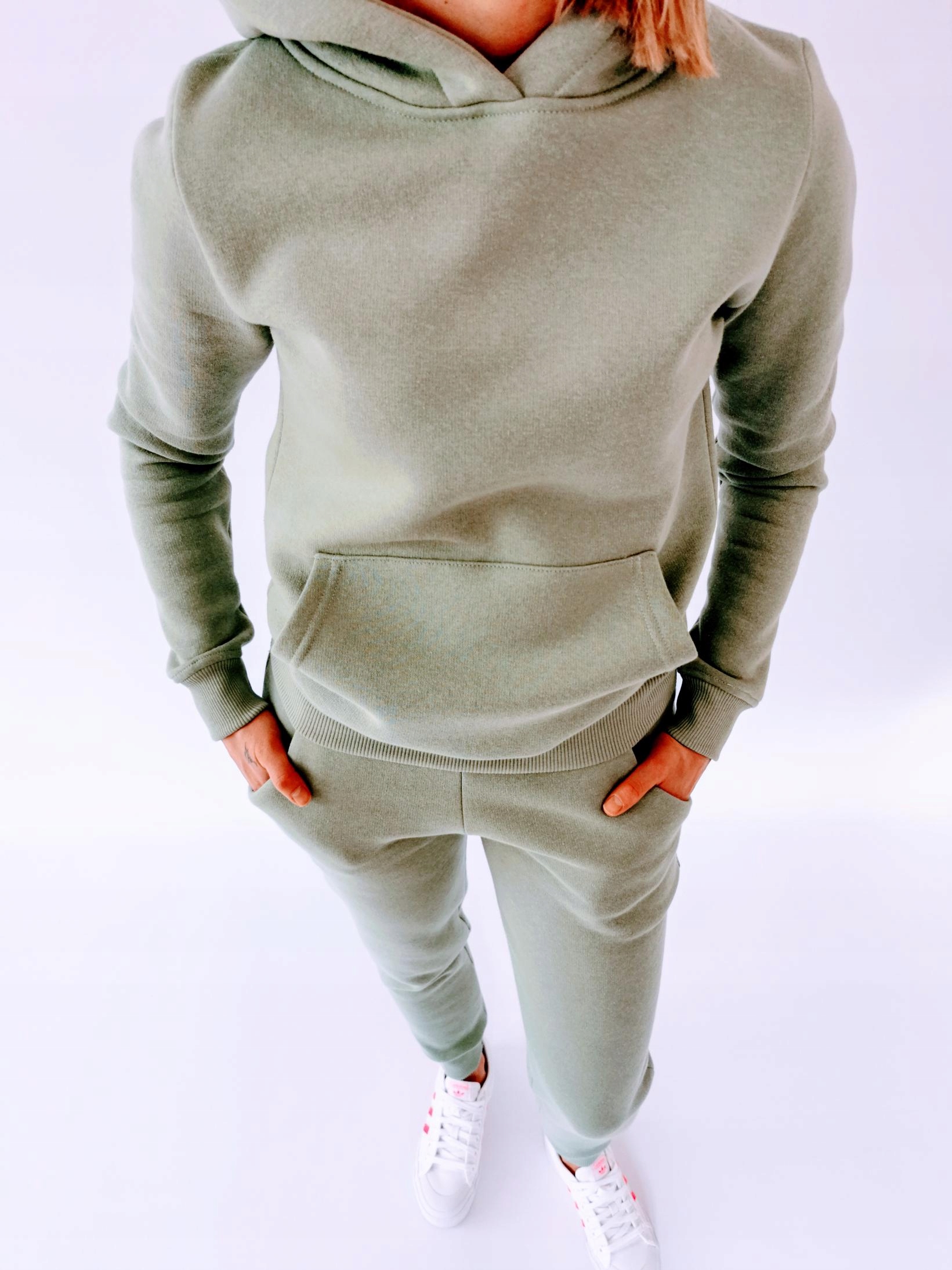 S01G PISTACJA CIEPŁY KOMPLETNY DRES Z KANGURKĄ M Rękaw długi rękaw