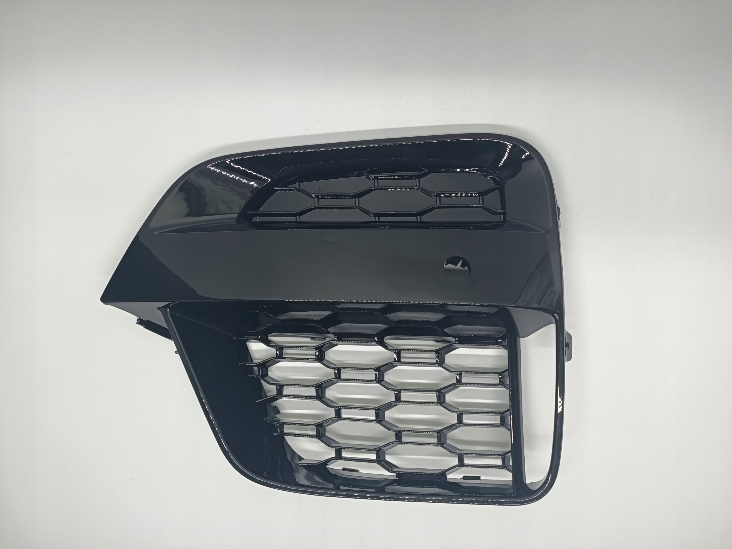 NOWA KRATKA BOCZNA BMW G01 G02 MPAKIET PDC LEWA Installation side Front