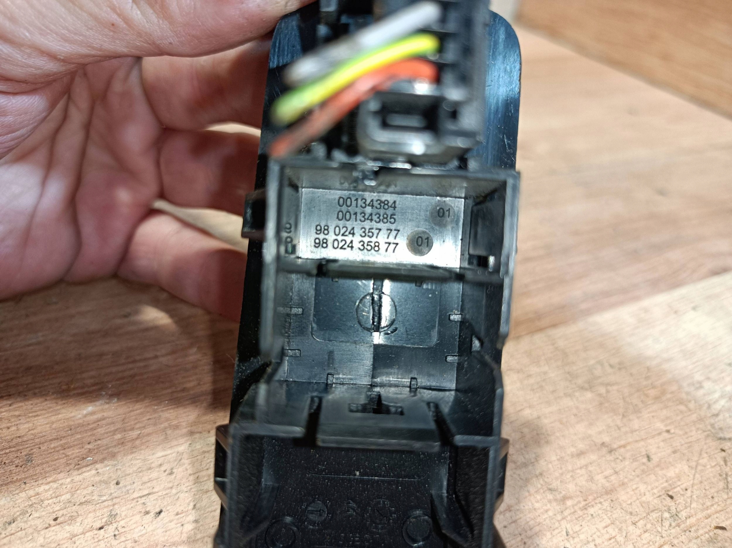 Adapter, Stecker AUX Citroen C4 Cactus 9802435777