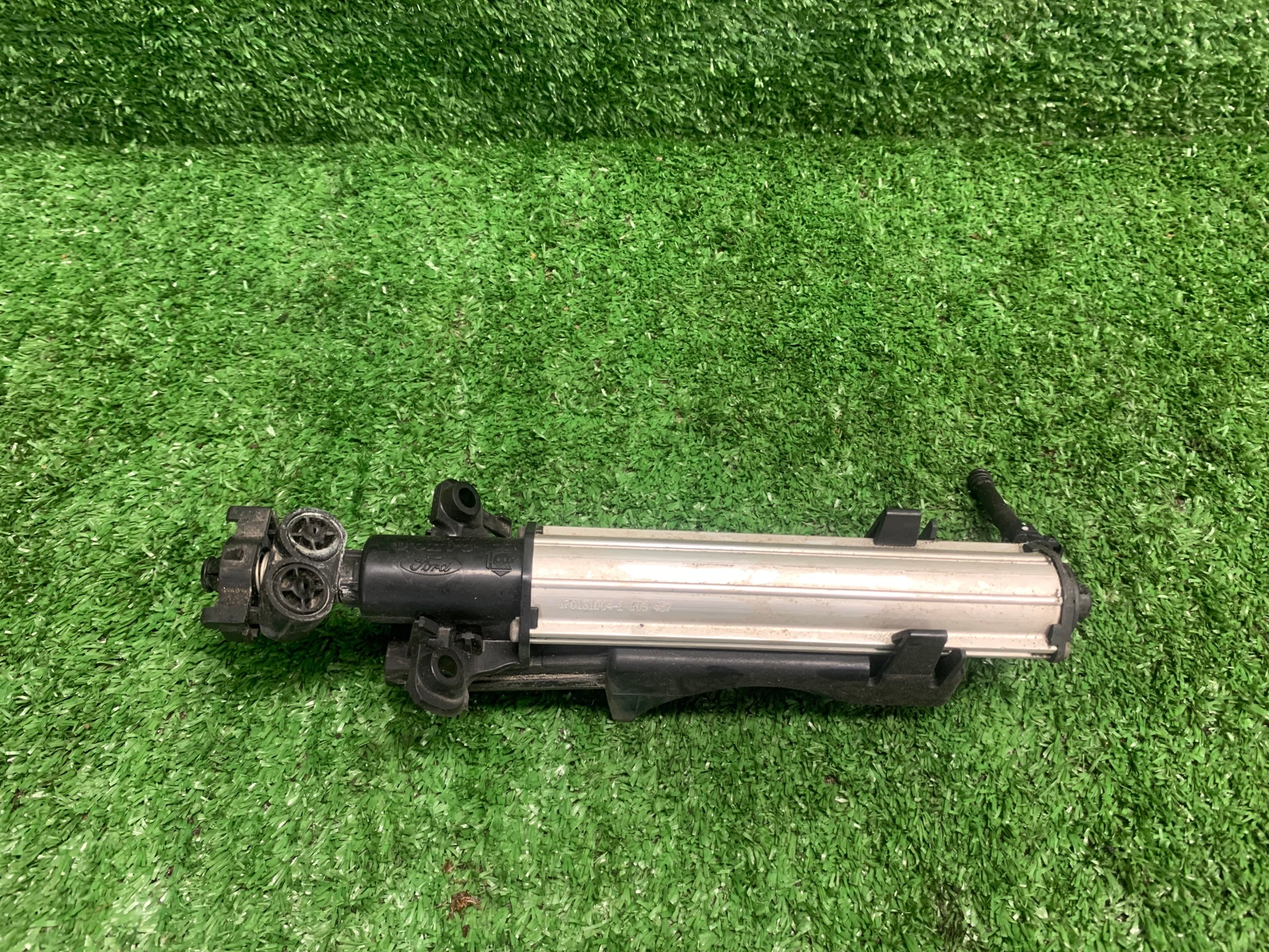 pump washer nozzle lights left front VOLVO S60 FORD C-MAX MK3 308457