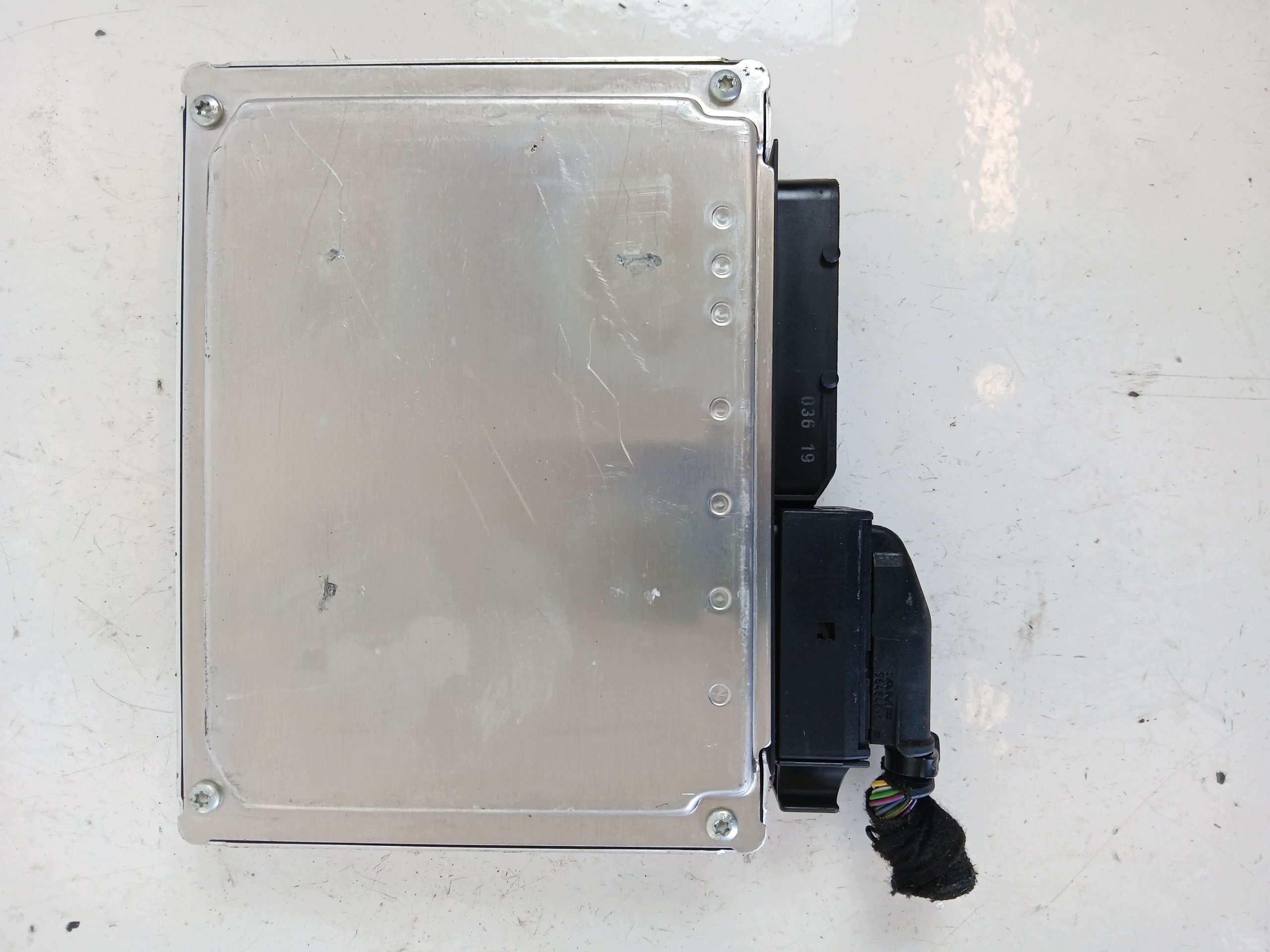 AUDI A4 B6 2.0 control unit of the engine 8E0909557H