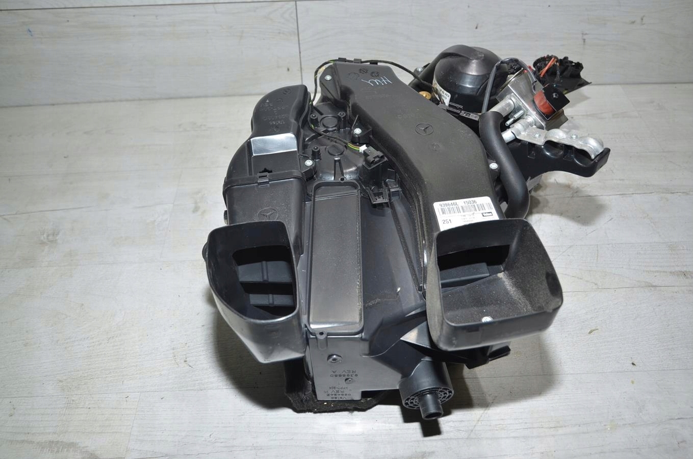 heating air conditioning devices rear part Mercedes R-klasa W251