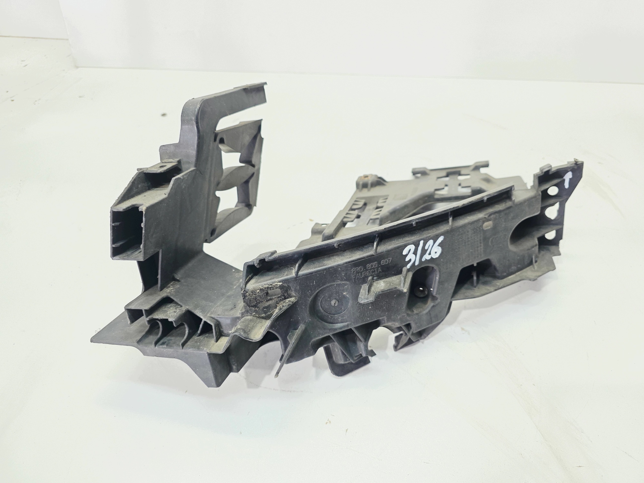 support holder REFLEKTORA left AUDI Q5 8R 8R0805607 3/26
