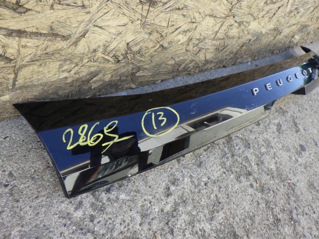 PEUGEOT 208 II 2019- cap bonnet moulding