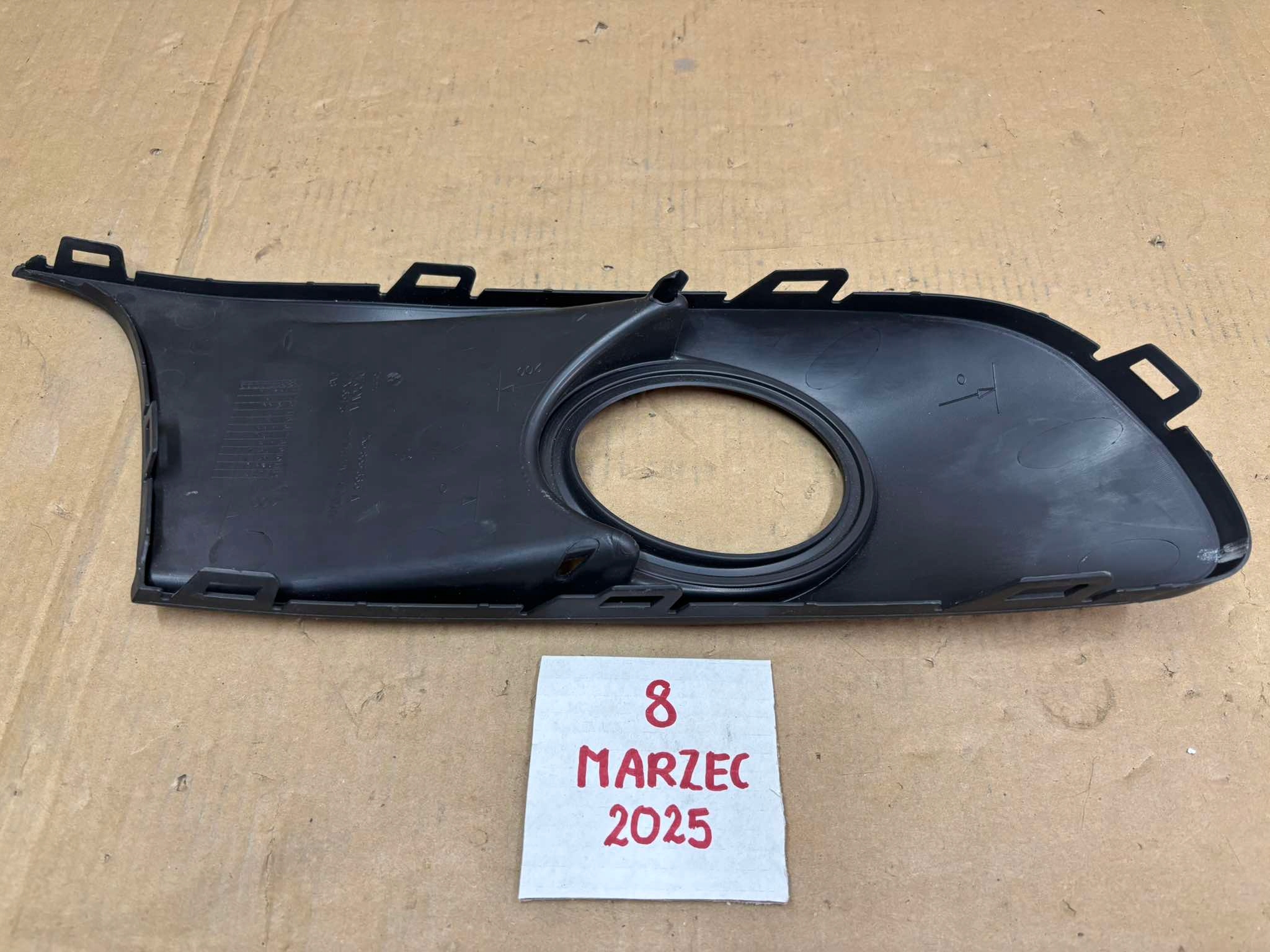 grid grille spoiler of a bumper left front VW CADDY 2K5853665A