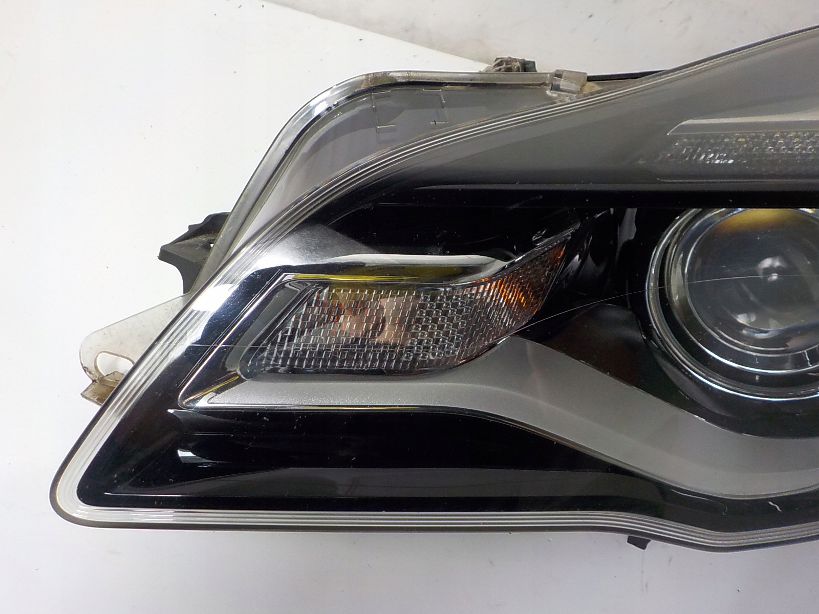 OPEL INSIGNIA A LIFT light left front front UK