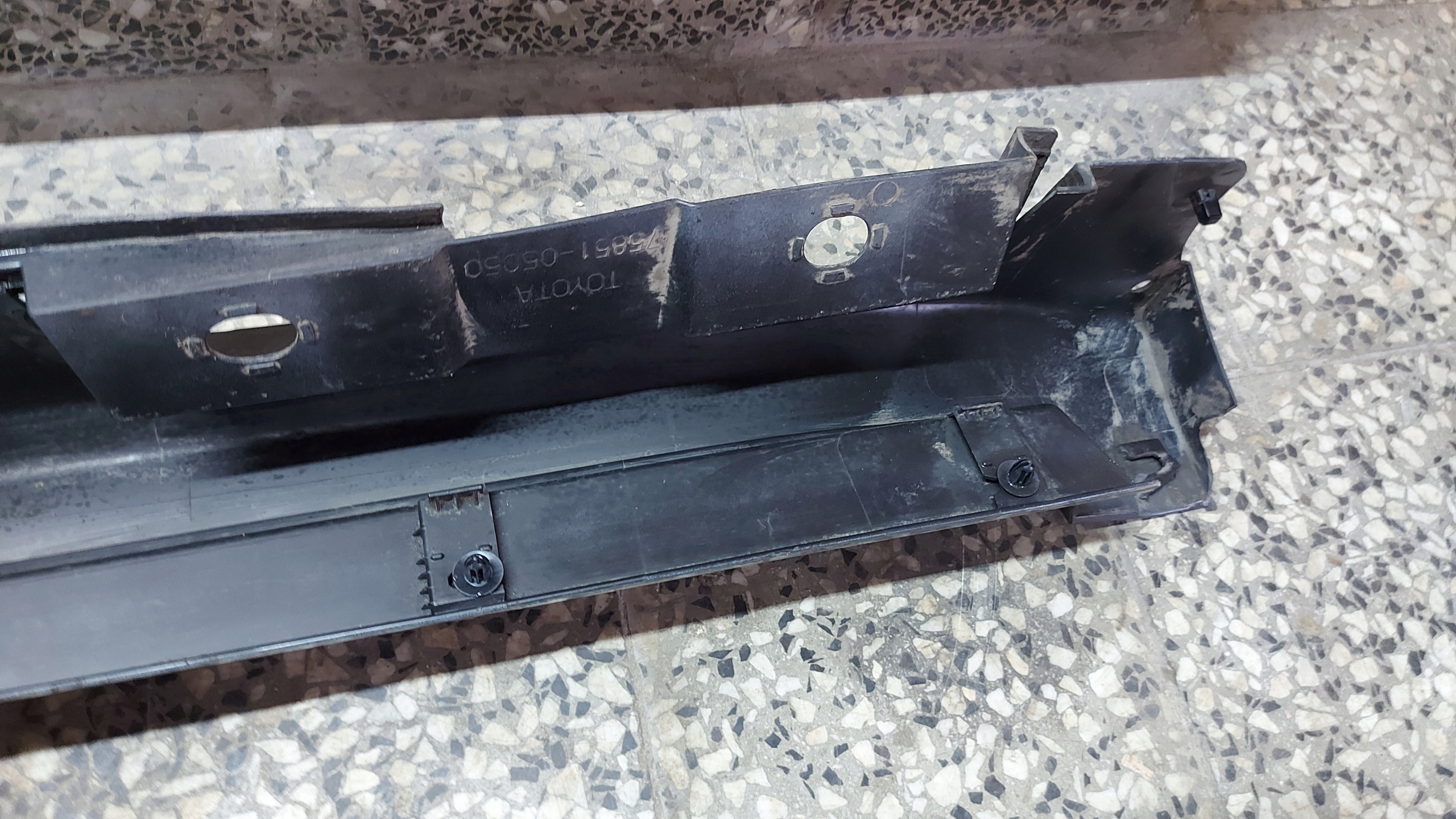 threshold moulding cap threshold right TOYOTA AVENSIS T27 15- LIFT