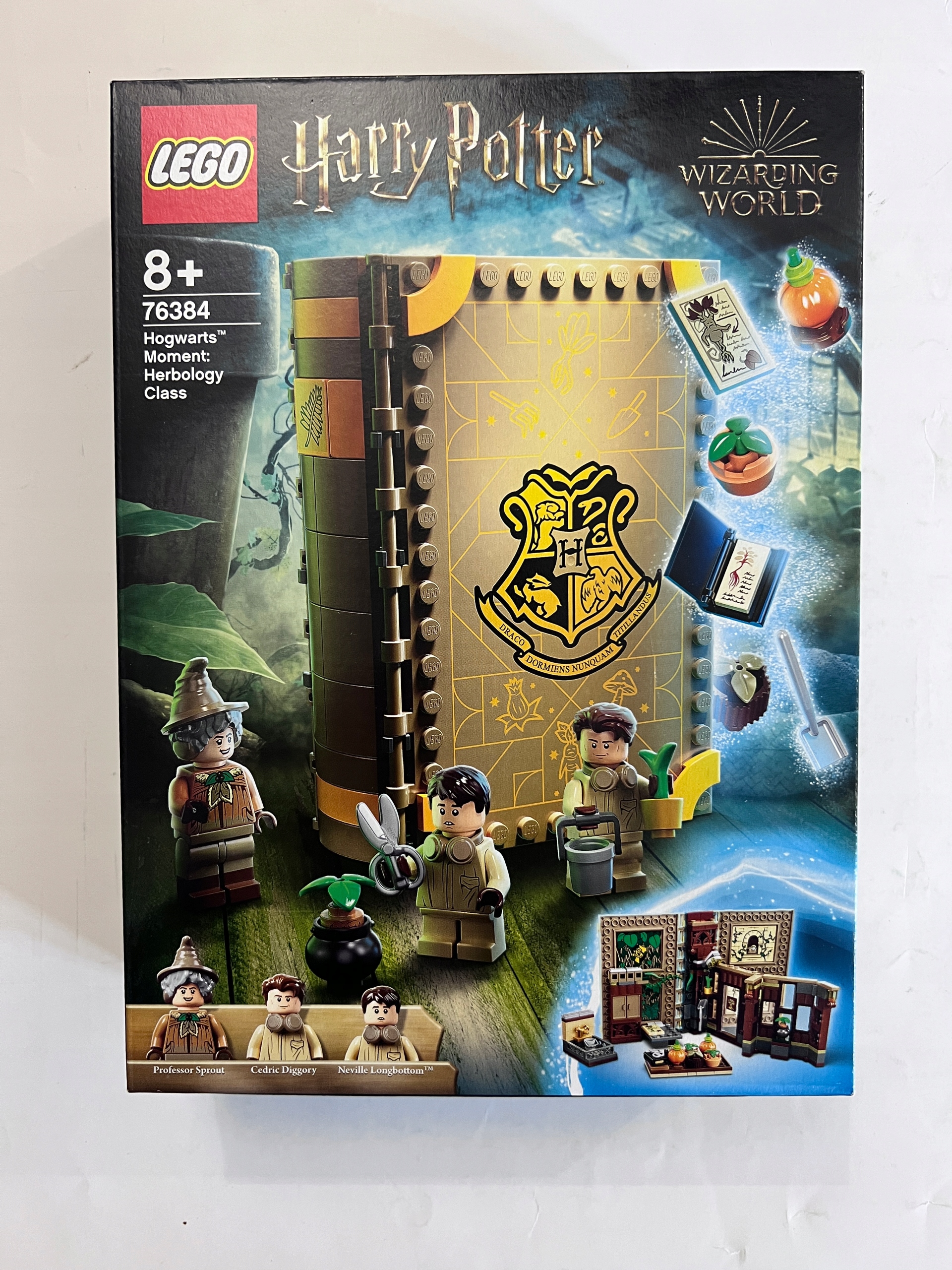 Lego 76384 Harry Potter Chwile z Hogwartu: zajęcia z zielarstwa