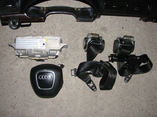 DASHBOARD CONSOLE AIRBAGS TENSION BELTS AUDI A4 8E0 2006 ROK.
