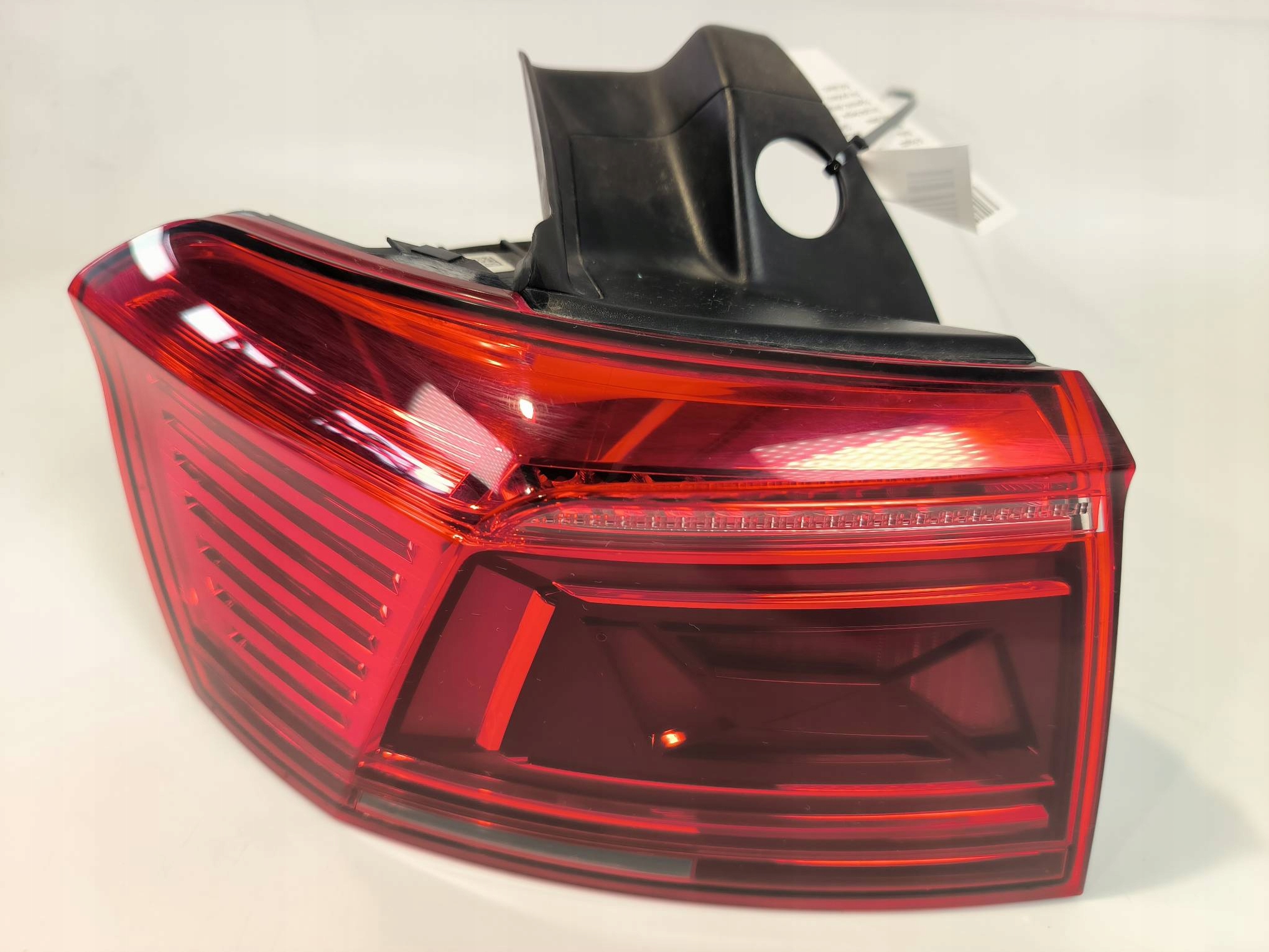 light left rear part 3G9945207H VOLKSWAGEN PASSAT B8 LIFT