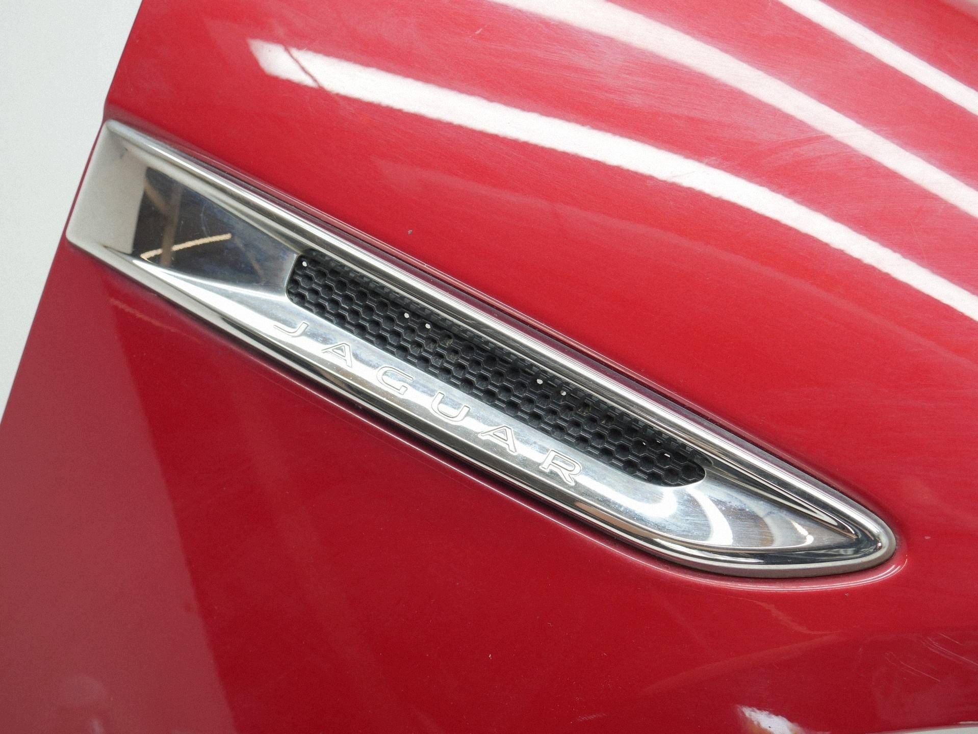 fender right front front JAGUAR XE FIRENZE RED