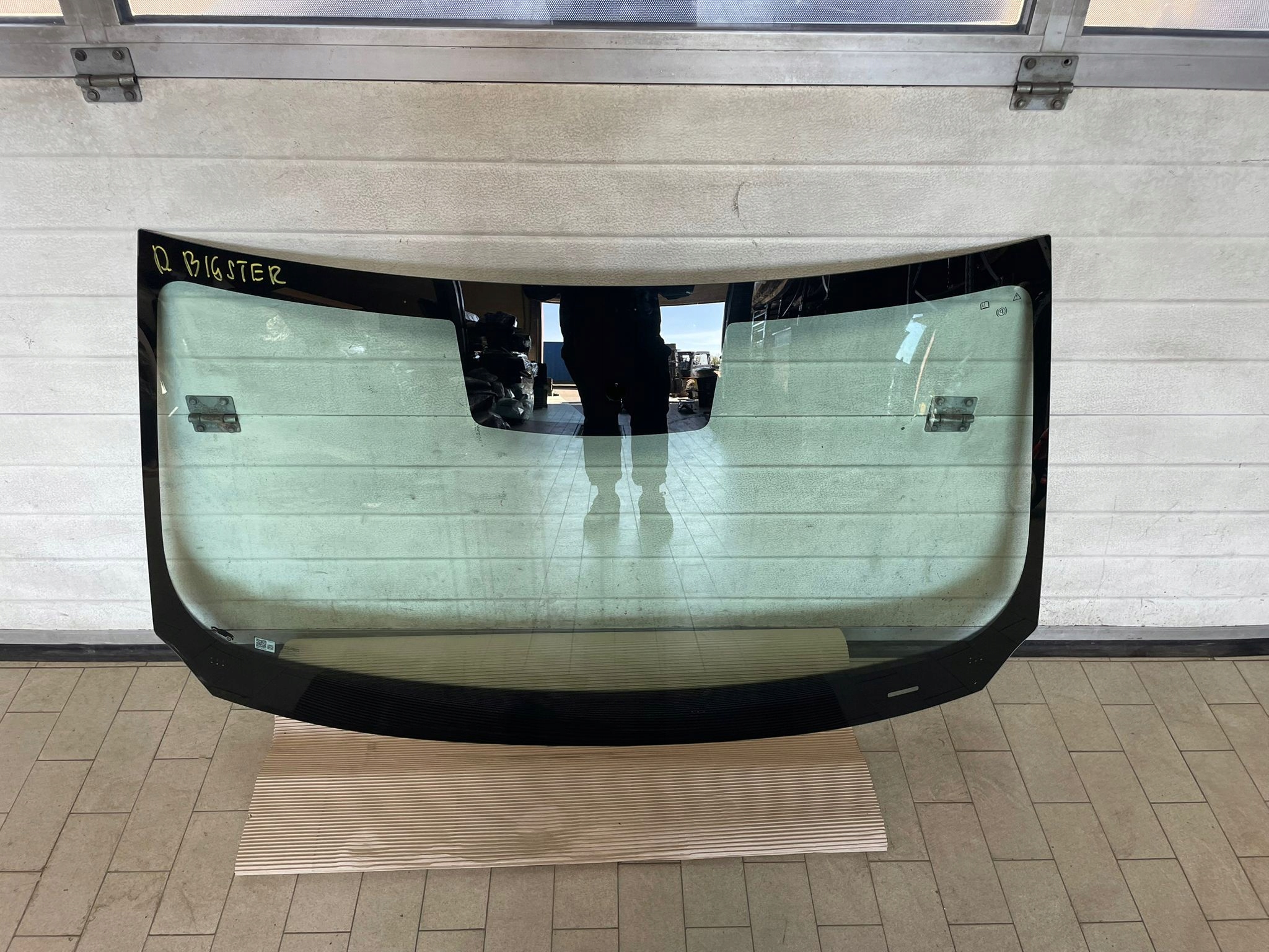 window iron front DACIA BIGSTER 2025r as new! ORG