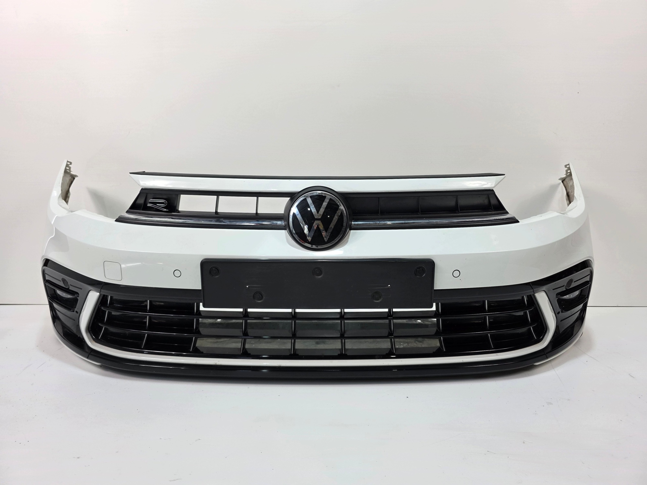 front bumper 2G0 POLO VI R-LINE LIFT LED 4XPDC LC9A PURE WHITE