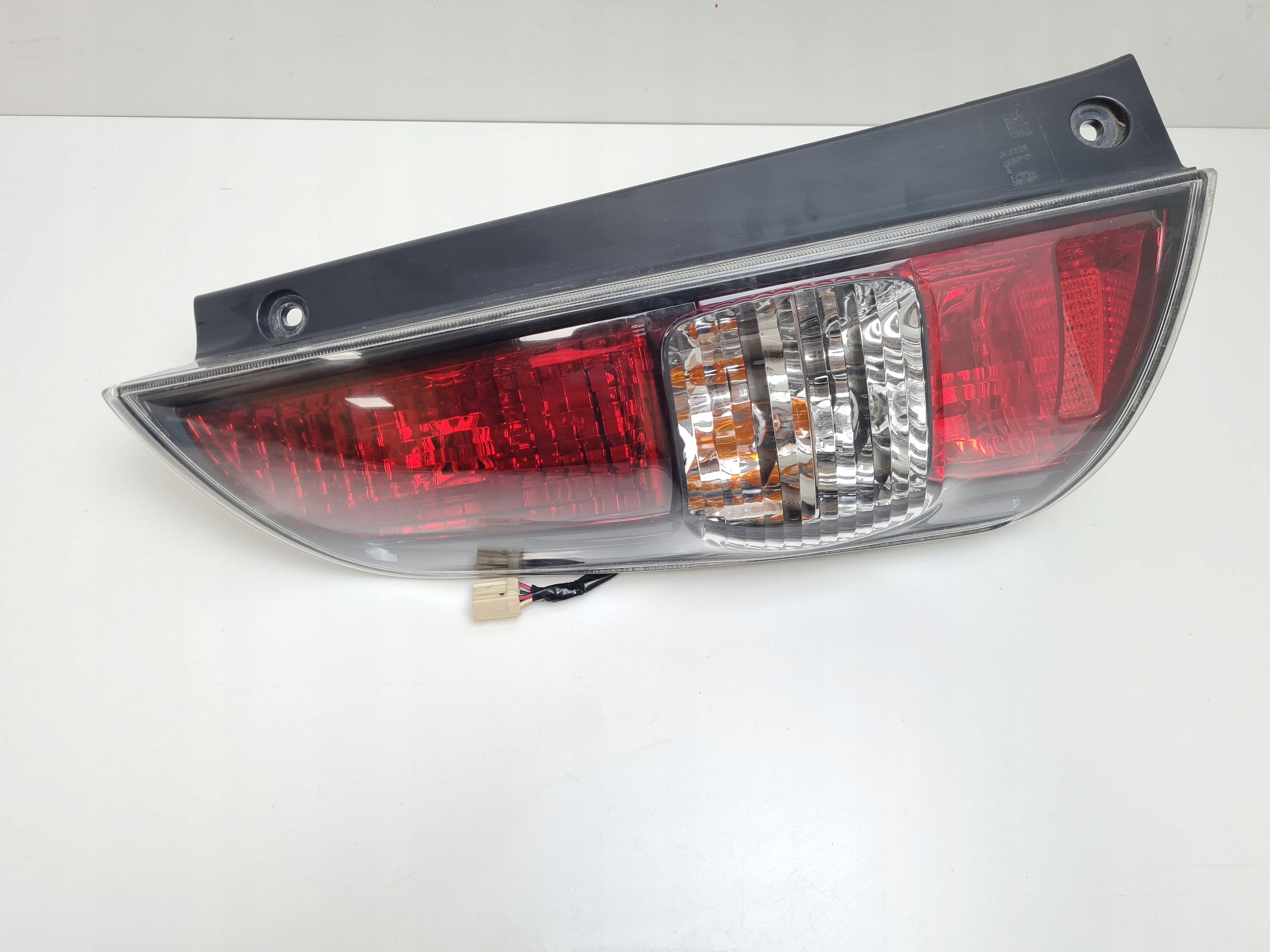 2007 subaru JUSTY фонарь