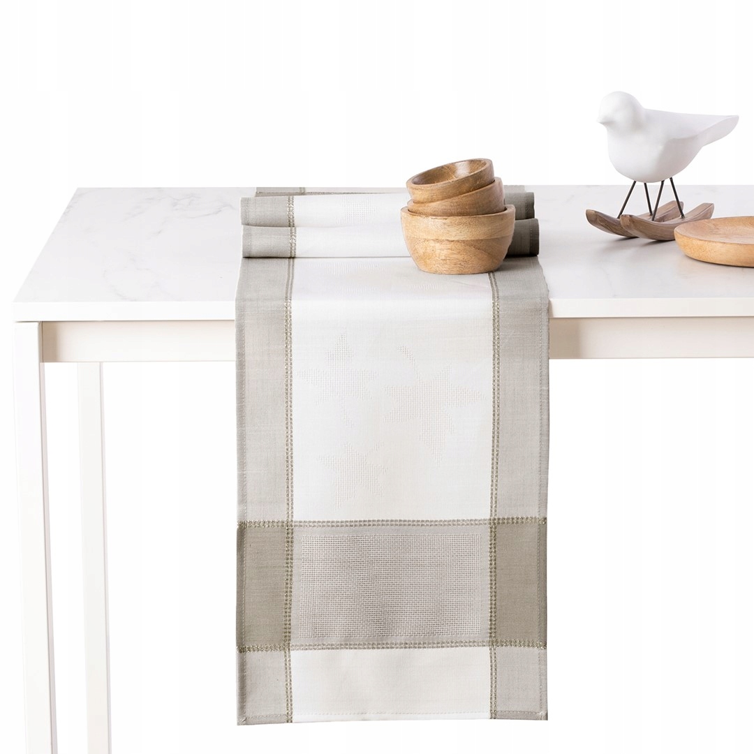 

Bieżnik z gładkiej tkaniny na stół 60x120 cm