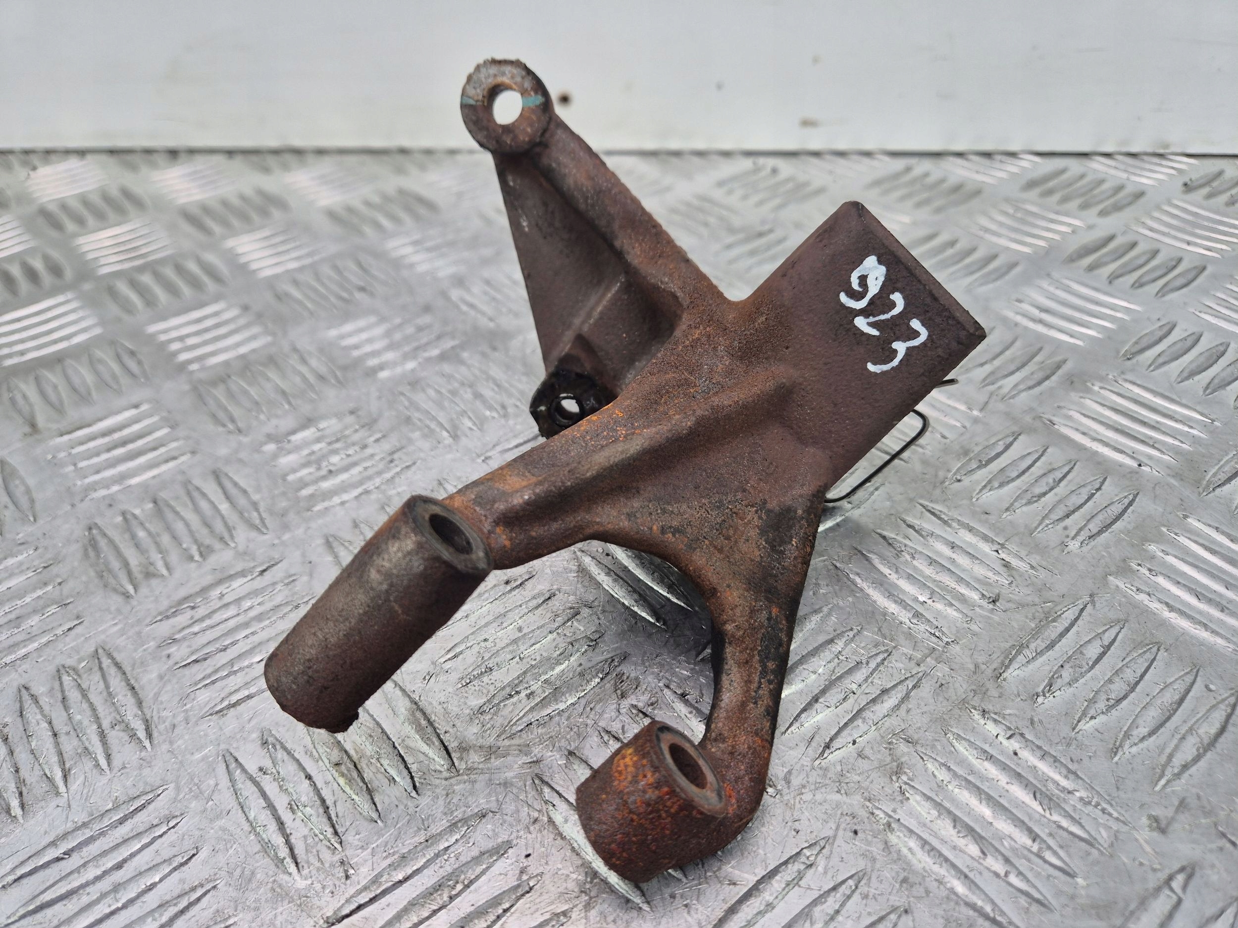 engine mount Mercedes C300d W205 A6541424000 OM654920