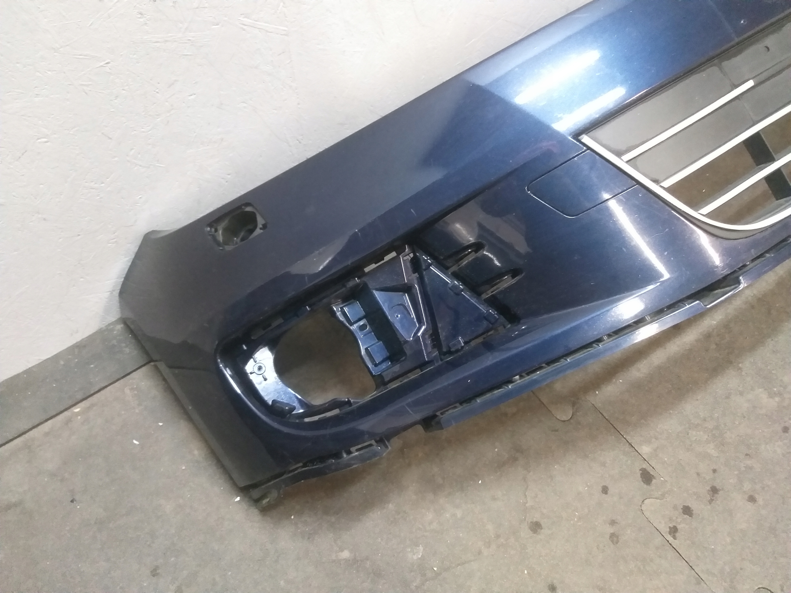 bumper front VW TIGUAN and 1 LIFT 10-15 5N0