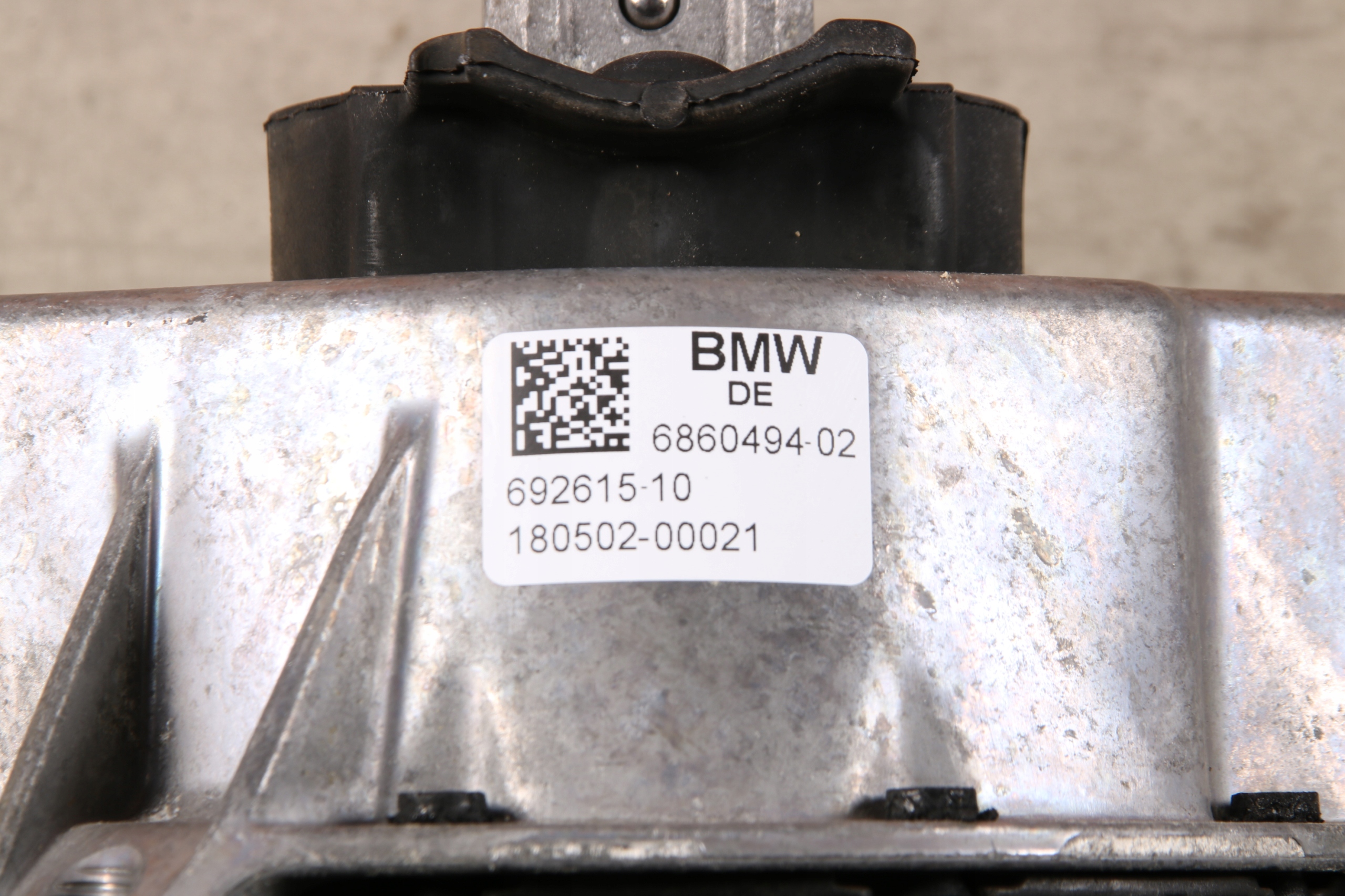 BMW G20 G21 320e 330e engine mount right 6860494