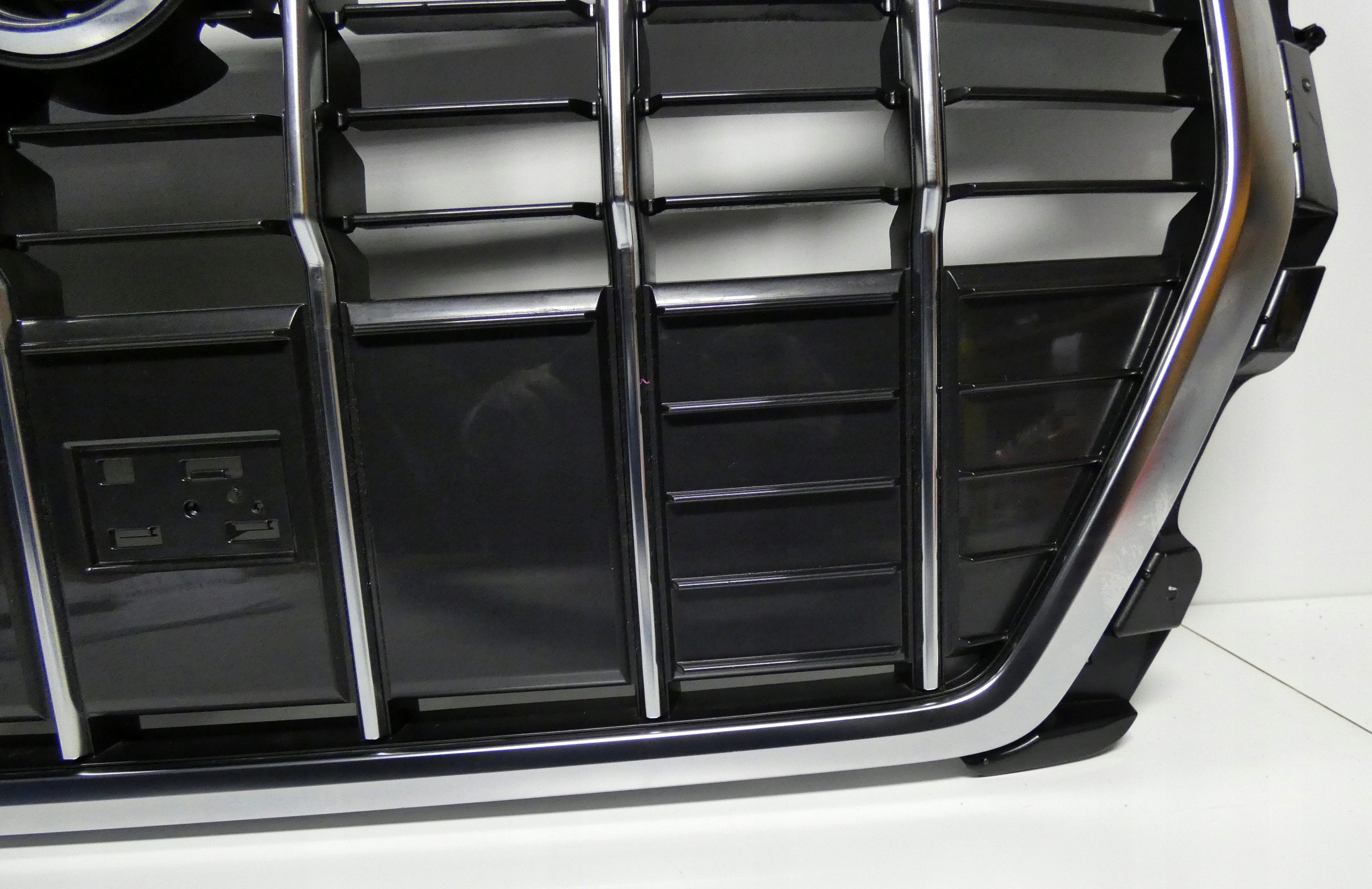 AUDI Q3 2018- SLINE 83A853651E grill grill grille