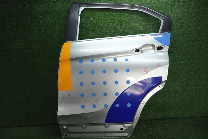 MITSUBISHI ECLIPSE CROSS 17- door left rear. rear part