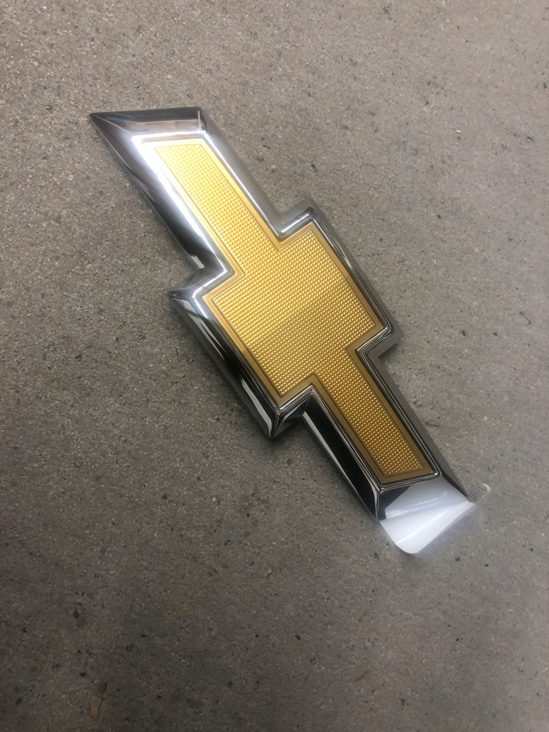 Chevrolet CAMARO 16+ 2016+ emblemat atrapa znaczek