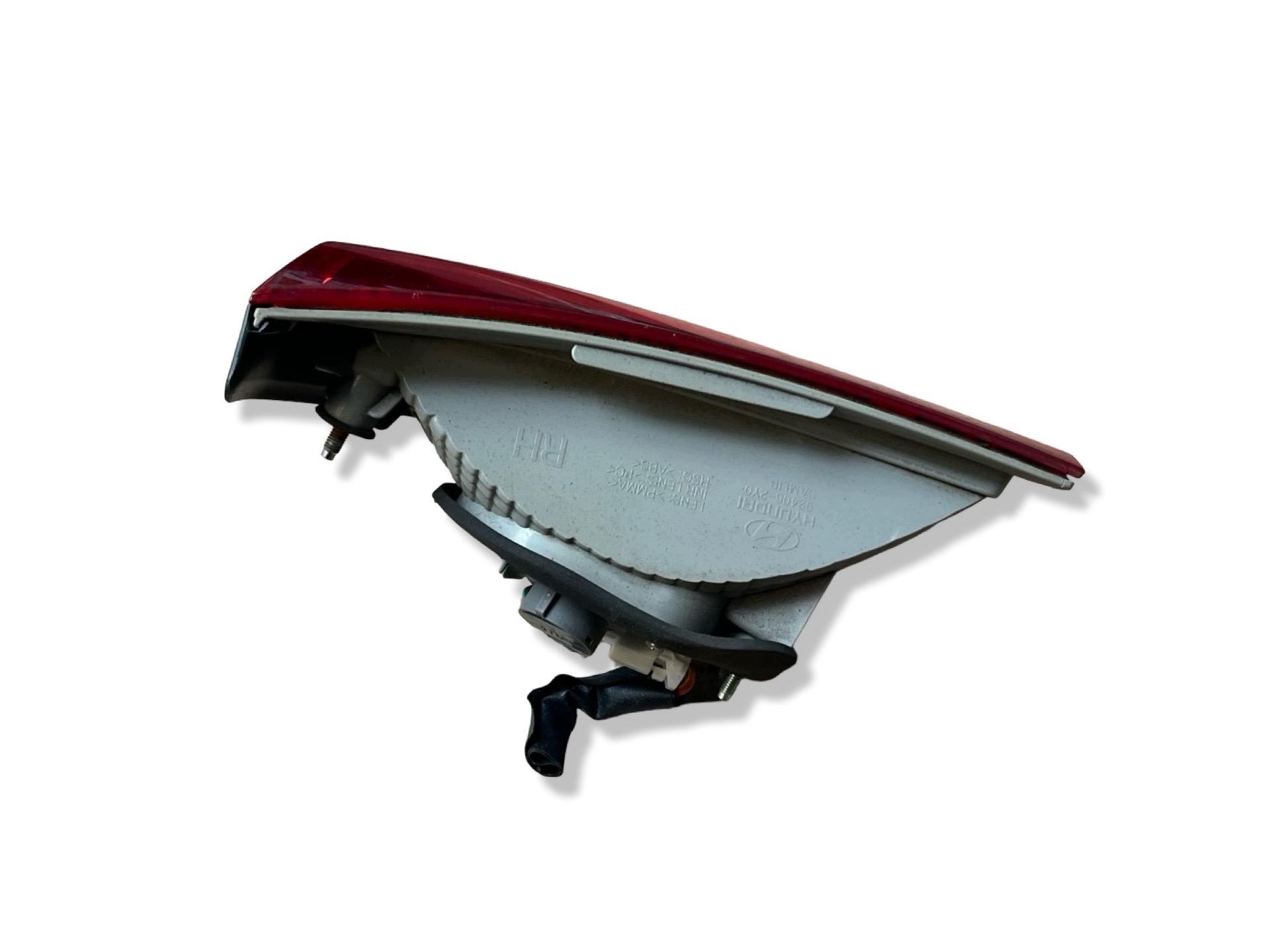 light rear to the bonnet right side Hyundai ix35 LM 2012 92406-2Y0