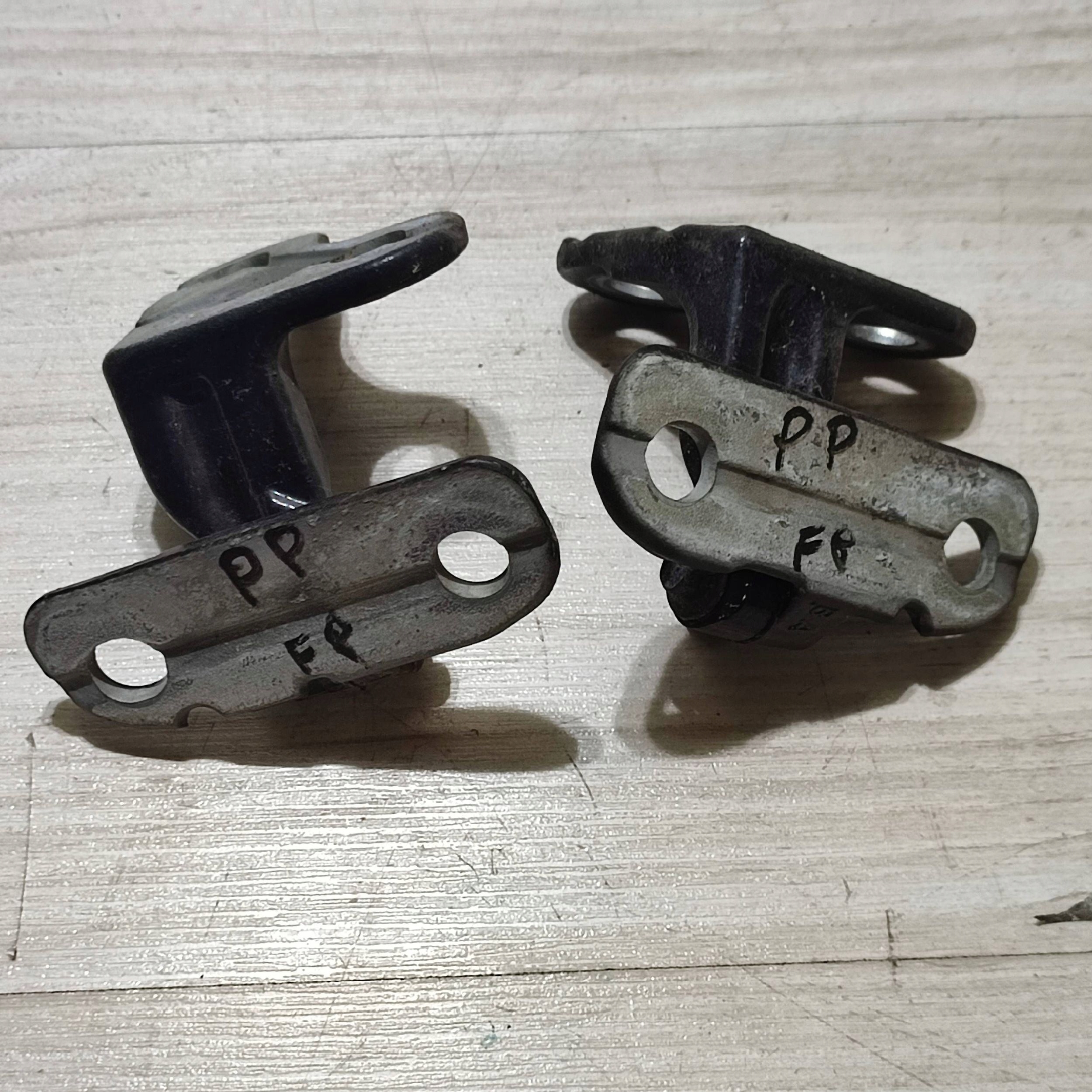 hinges door przednich front side right Jaguar F-Pace
