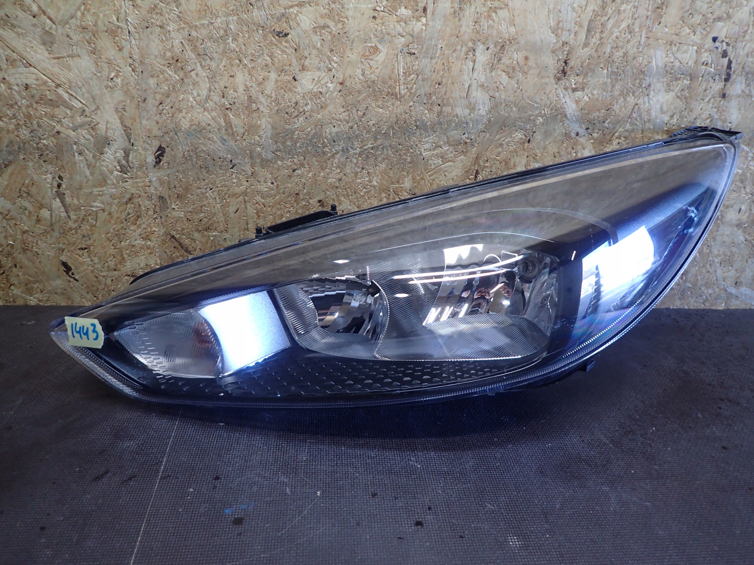 LICHT VORNE LINKS FORD FOCUS MK3 LIFT 14- SCHWARZE