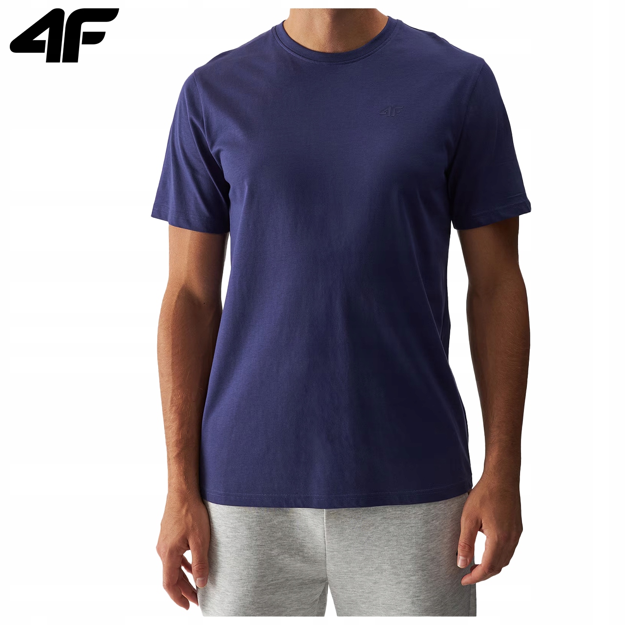 KOSZULKA MĘSKA 4F T-SHIRT BAWEŁNIANY PODKOSZULEK SPORTOWY CO DZIEŃ 1843 M Kolor niebieski