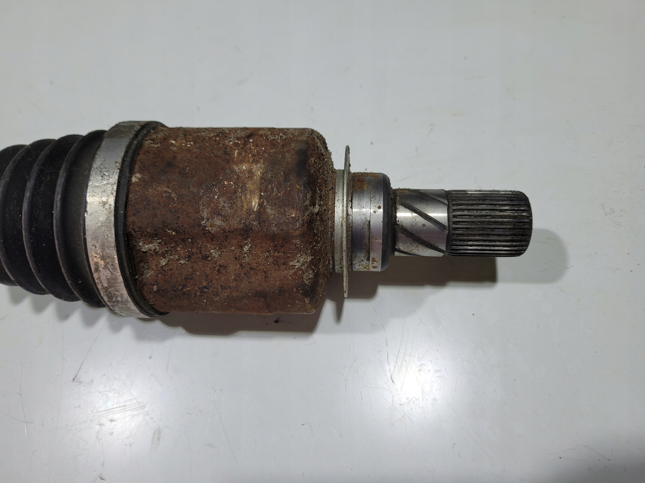 semi-axis left short. RENAULT MEGANE III 1.5 DCI