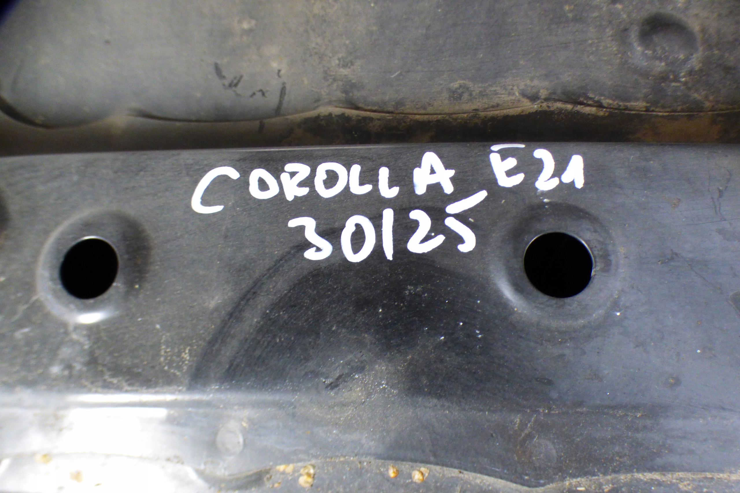 torpedo lower EUROPA console original stBDB TOYOTA COROLLA XII E21