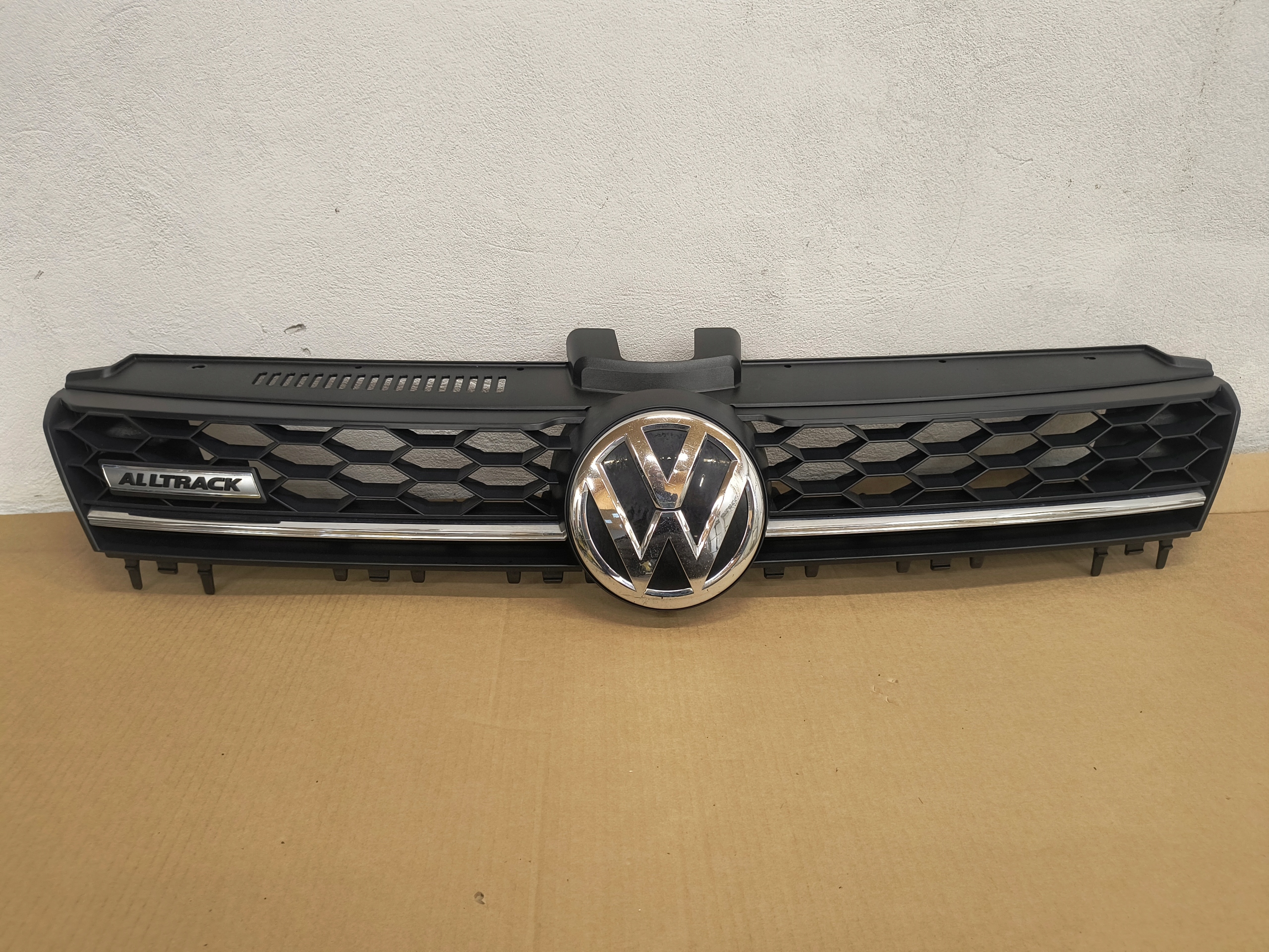 РЕШІТКА РЕШІТКА РАДІАТОРА VW GOLF VII ALLTRACKg0853653j