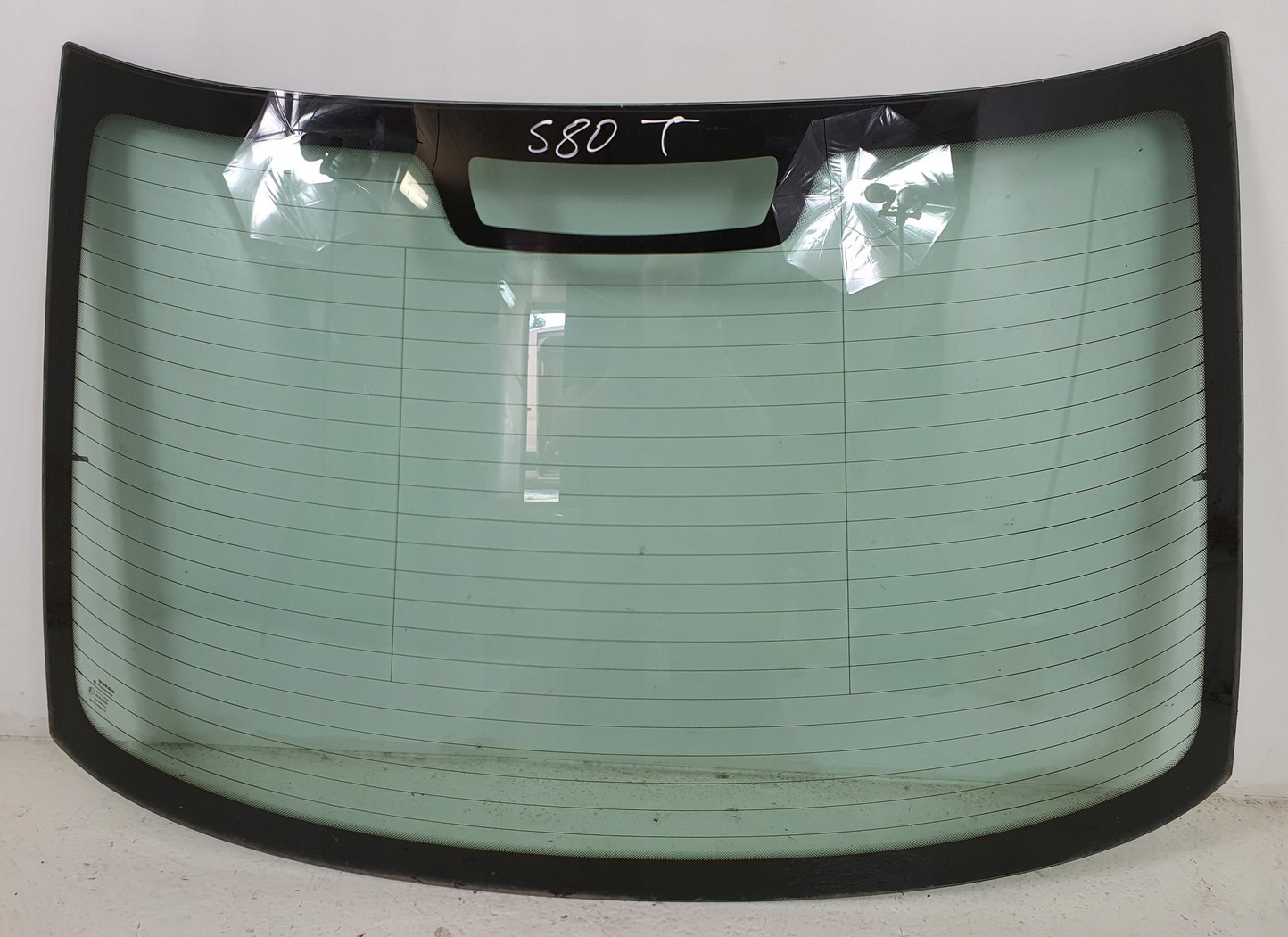 Заднее стекло VOLVO S80