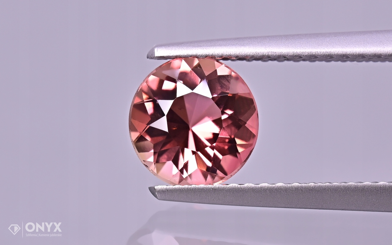 Fazetovaný turmalín kulatý fi 7 mm