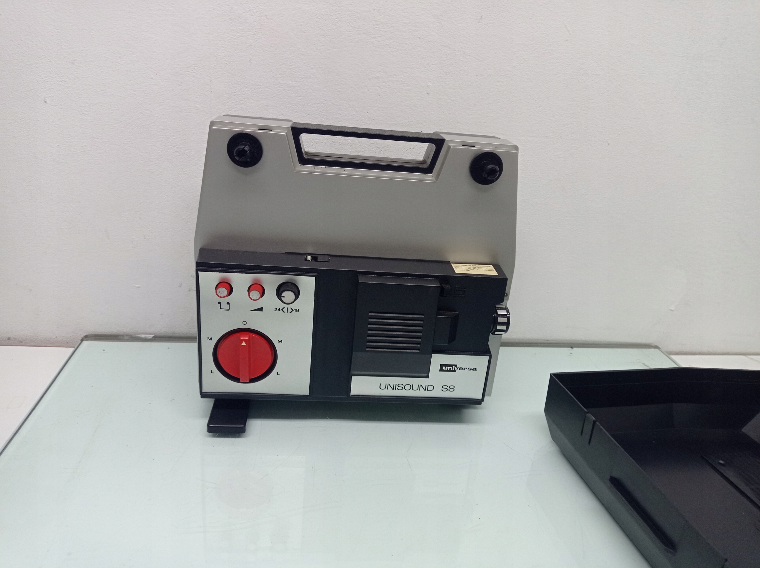 PROJEKTOR UNIVERSA UNISOUND S8 - SUPER 8MM