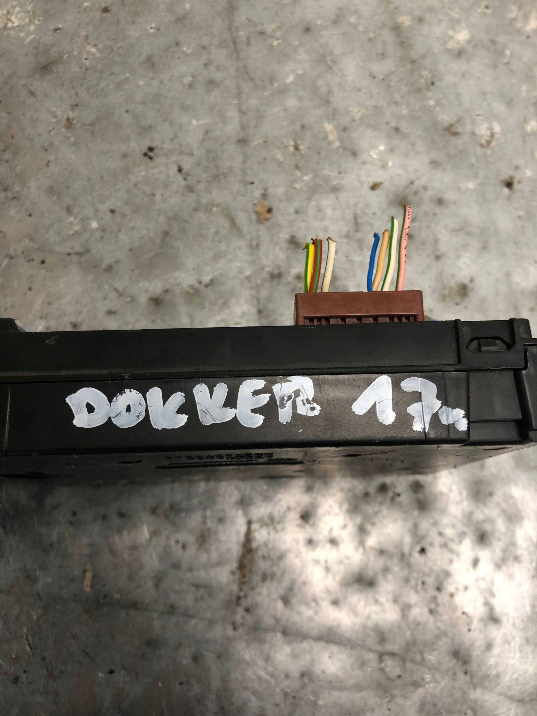 Unité commande confort DACIA DOKKER 284B17980R