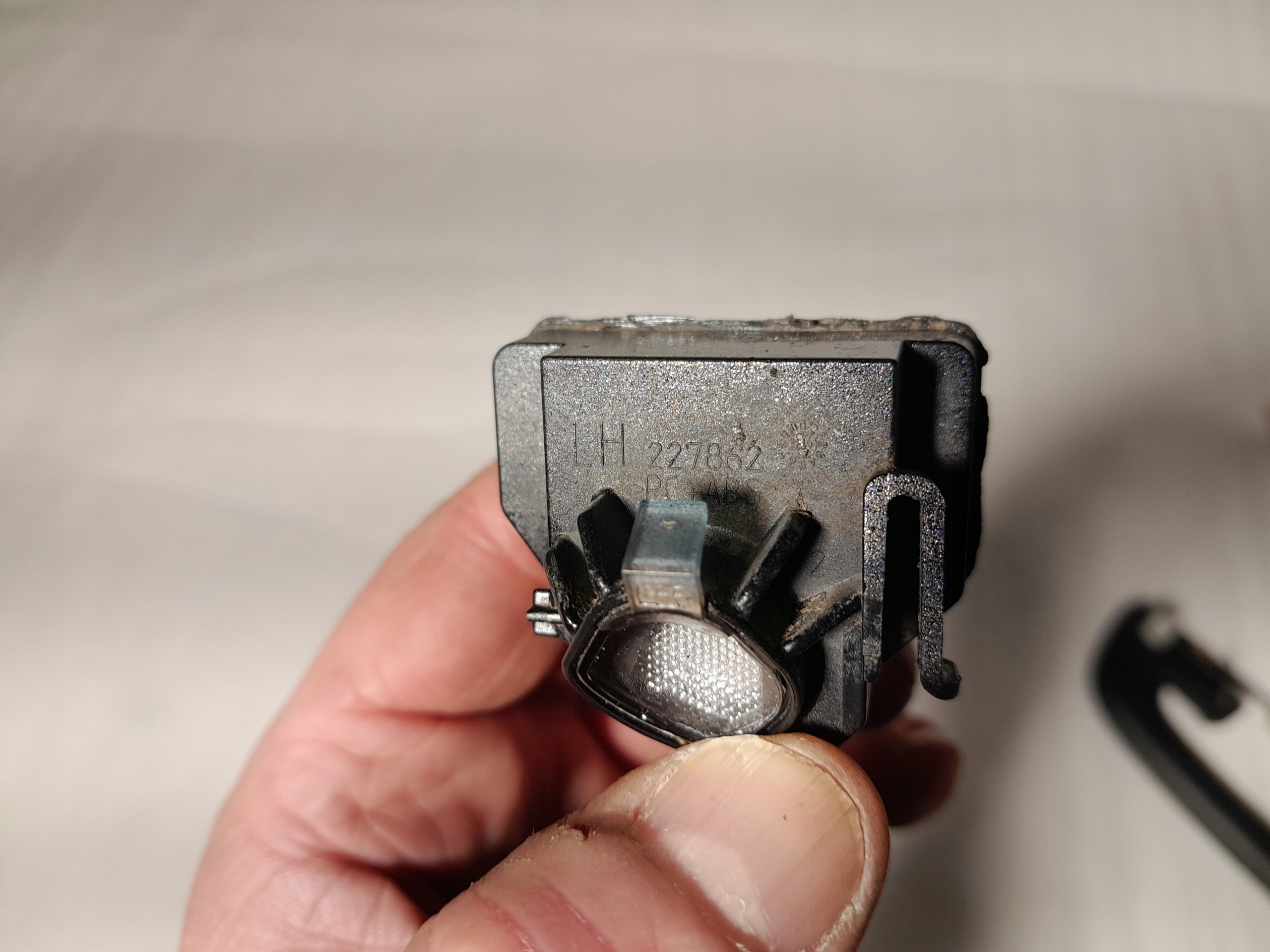BMW 7 G11 LCI module DYWANU SWIETLNEGO left 7370179