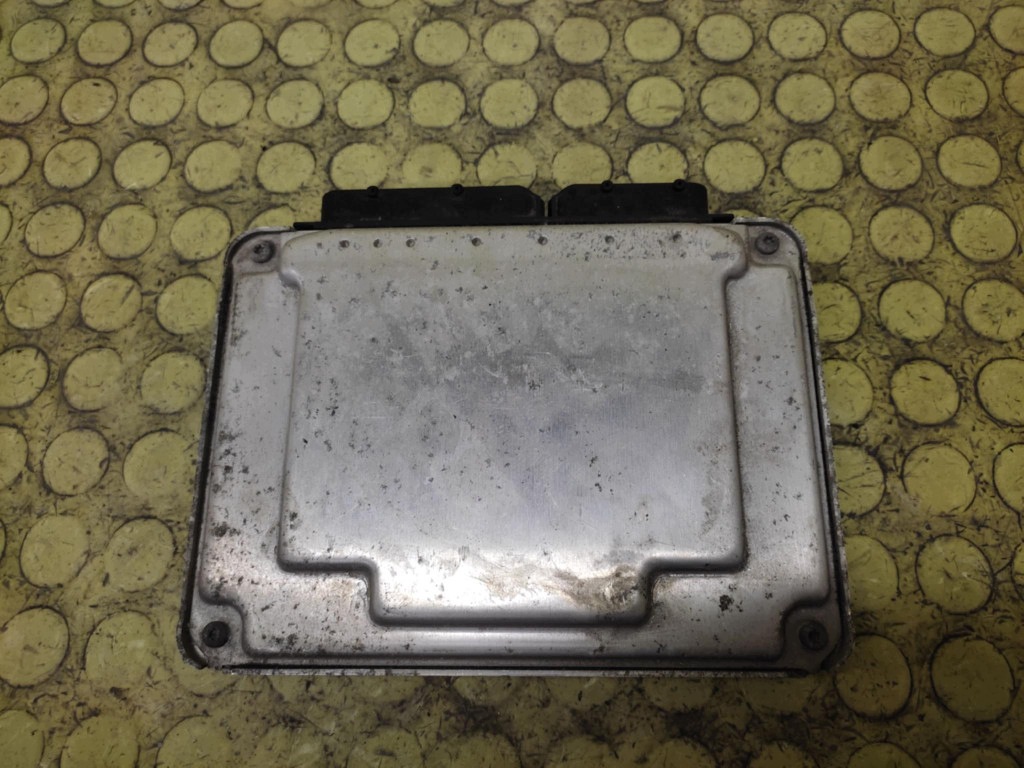 SEAT IBIZA III control unit of the engine 0281010947