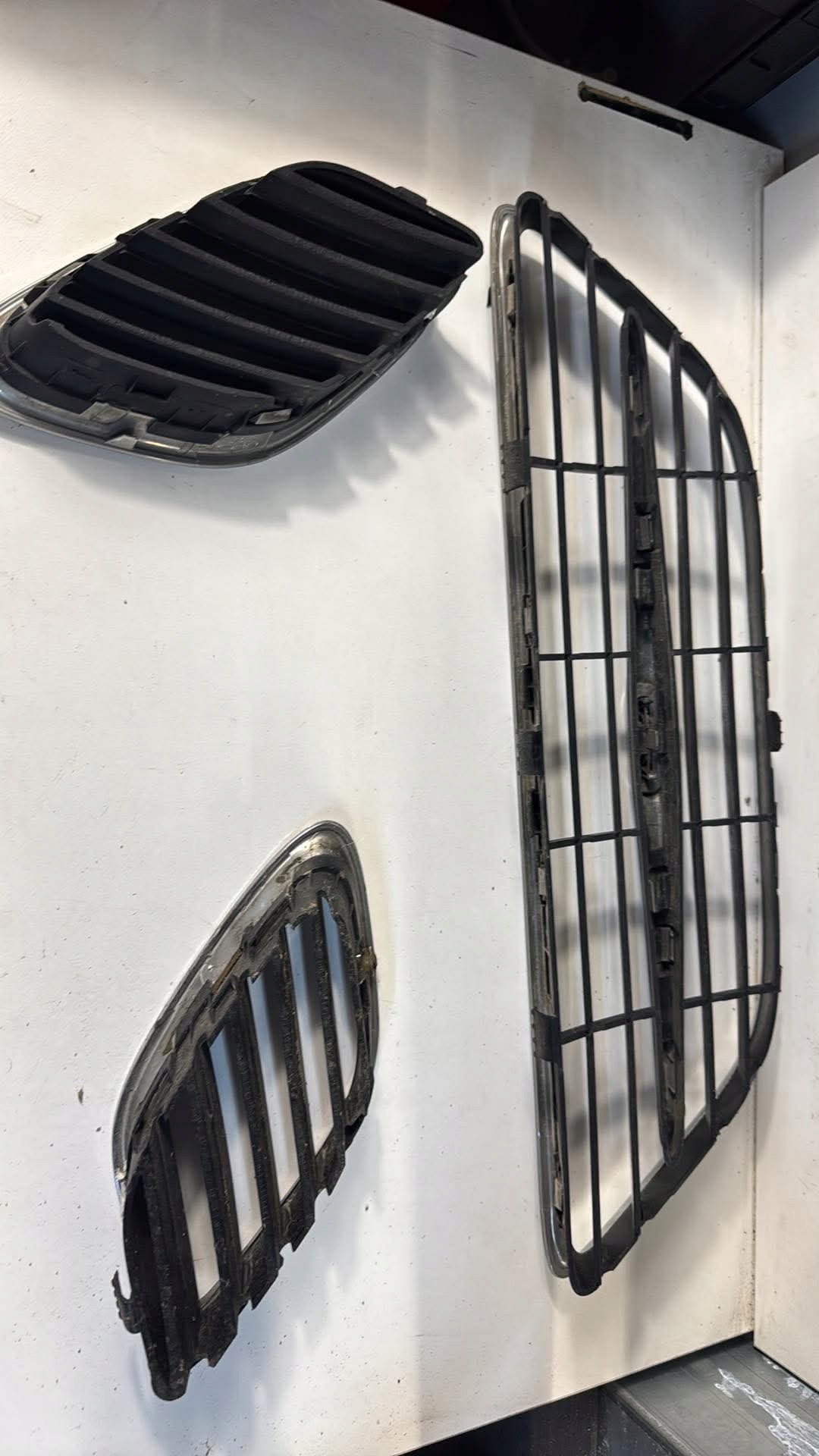 grill complete front SAAB 9-3 II 93 oe 02-07r. (grill + kidney grilles)