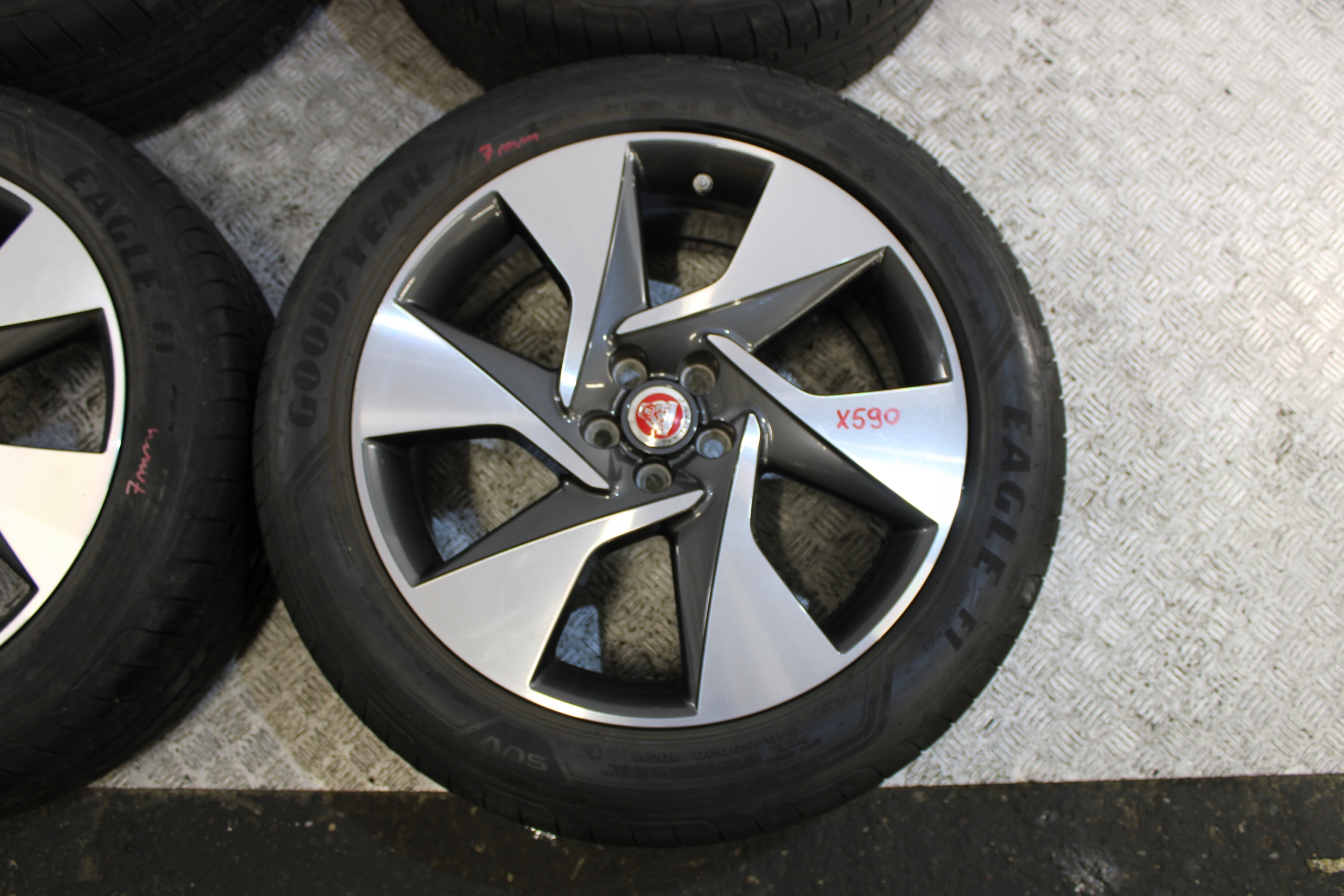 wheels discs disc 245/50 R20 ET52 JAGUAR and-PACE X590 EV400 J9D3-BC