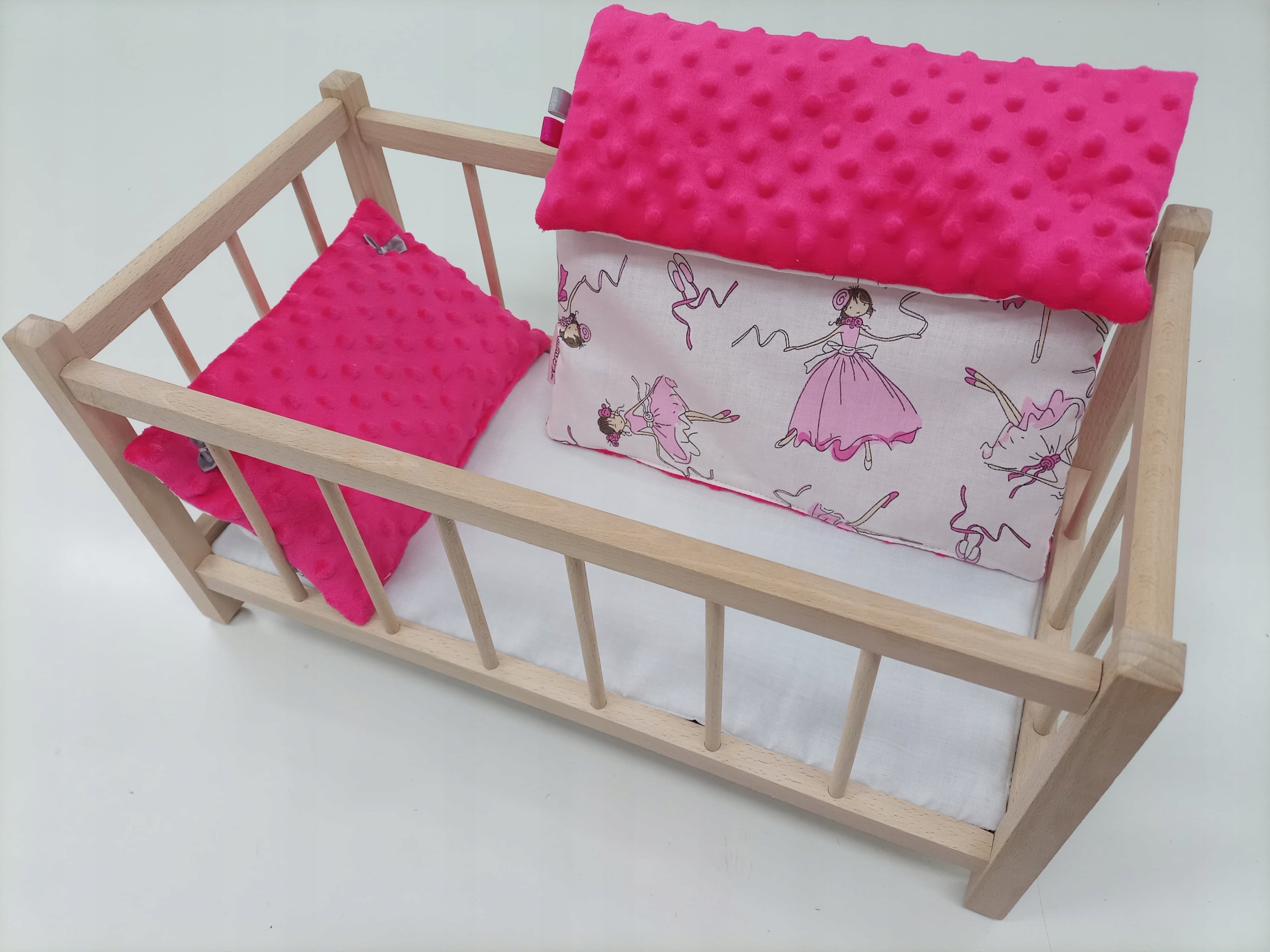 

Dewniane Łóżeczko dla lalek Pościel Producent.