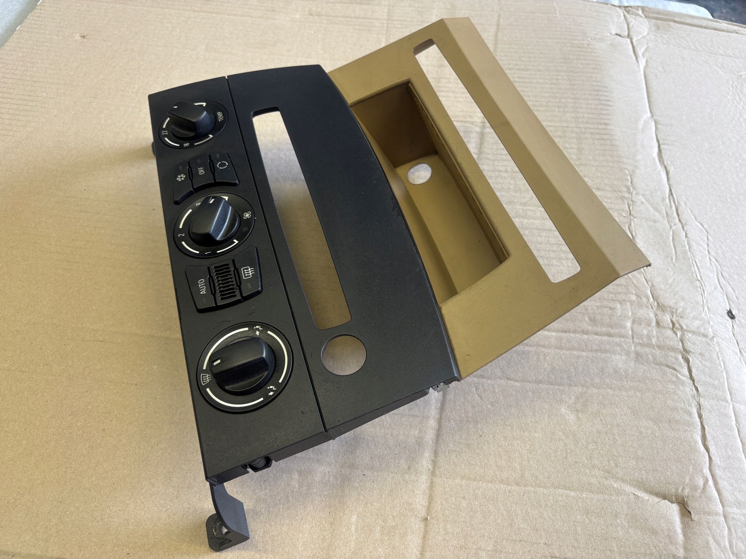 BMW E60 control panel KLIMATYZACJA frame 7063148 6946979
