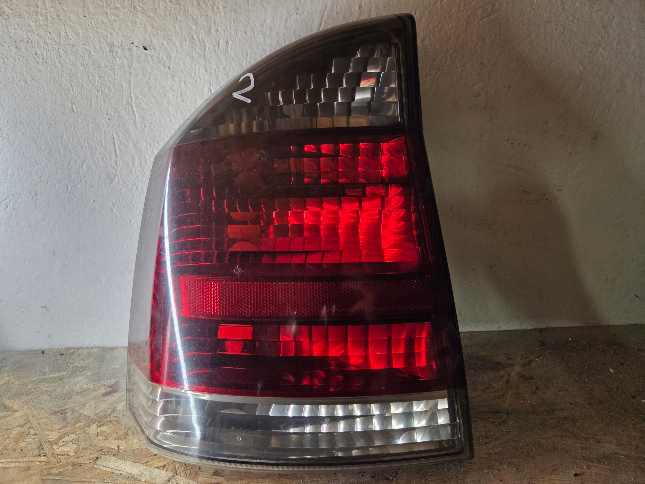 light left rear part left rear OPEL VECTRA C hatchback 13130645
