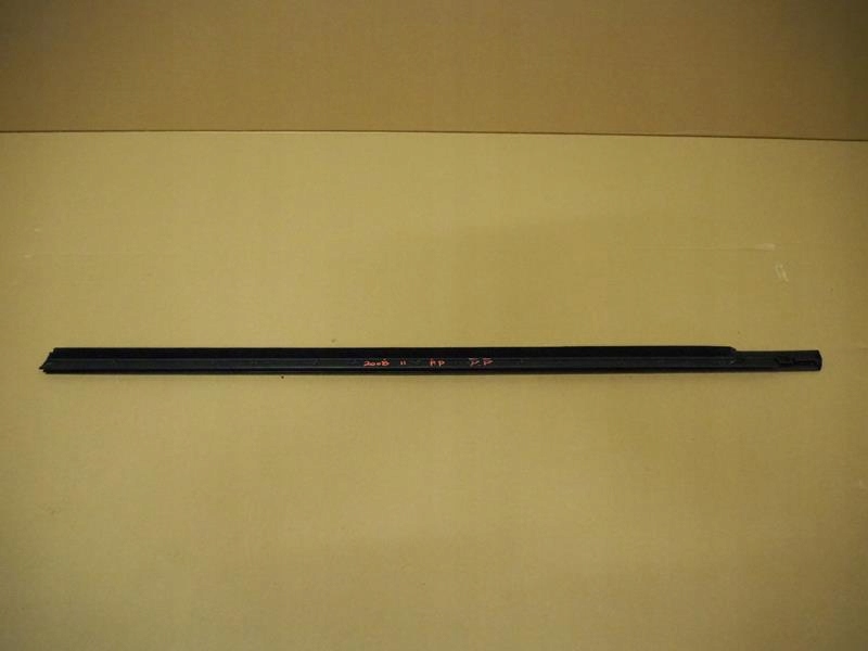 LISTWA DRZWI PARAPET PRAWY PRZÓD 2008 II Numer katalogowy części 9825968380