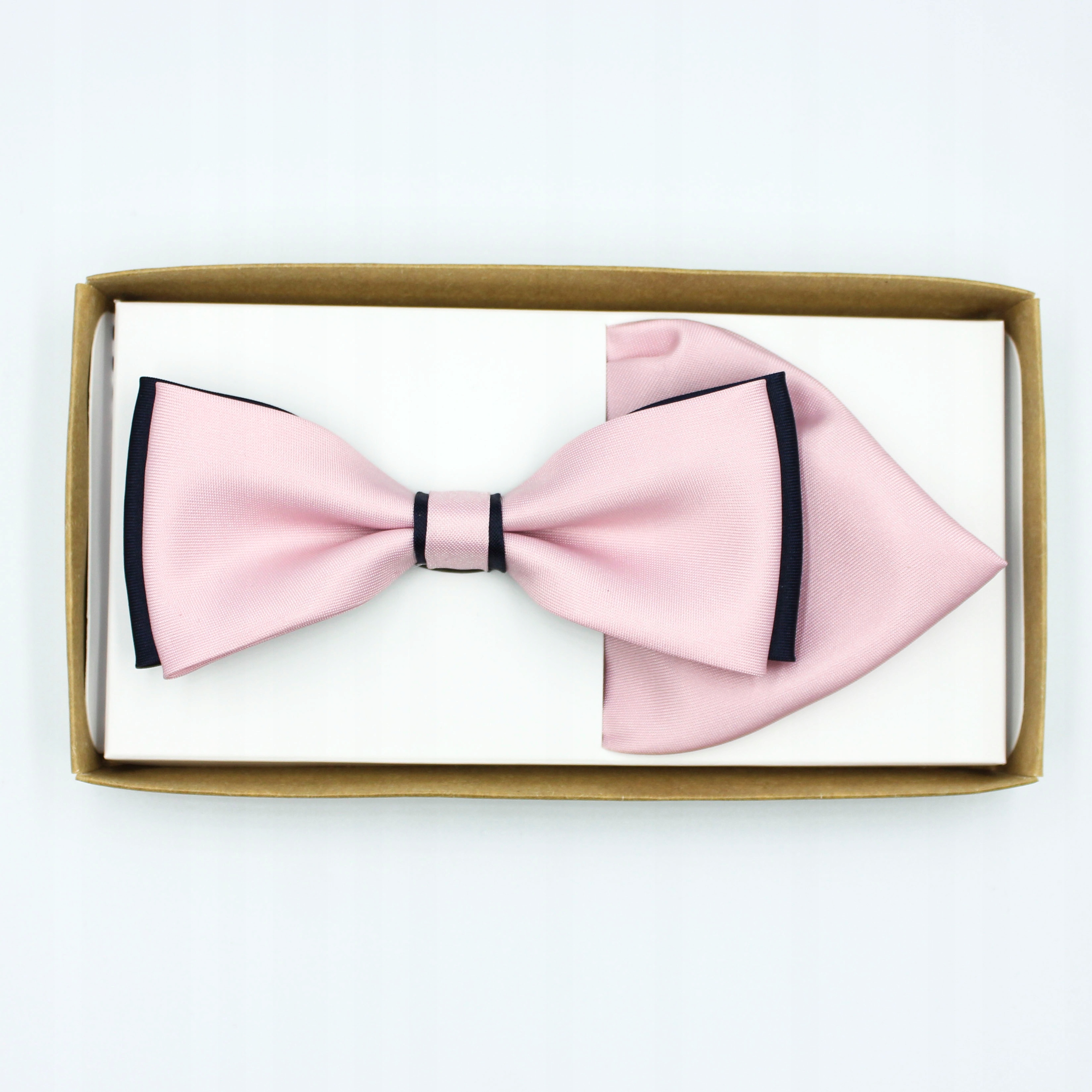 MUSZKA MUCHA PUDROWY RÓŻ ELEGANCKA + WYPUSTKA Marka inna