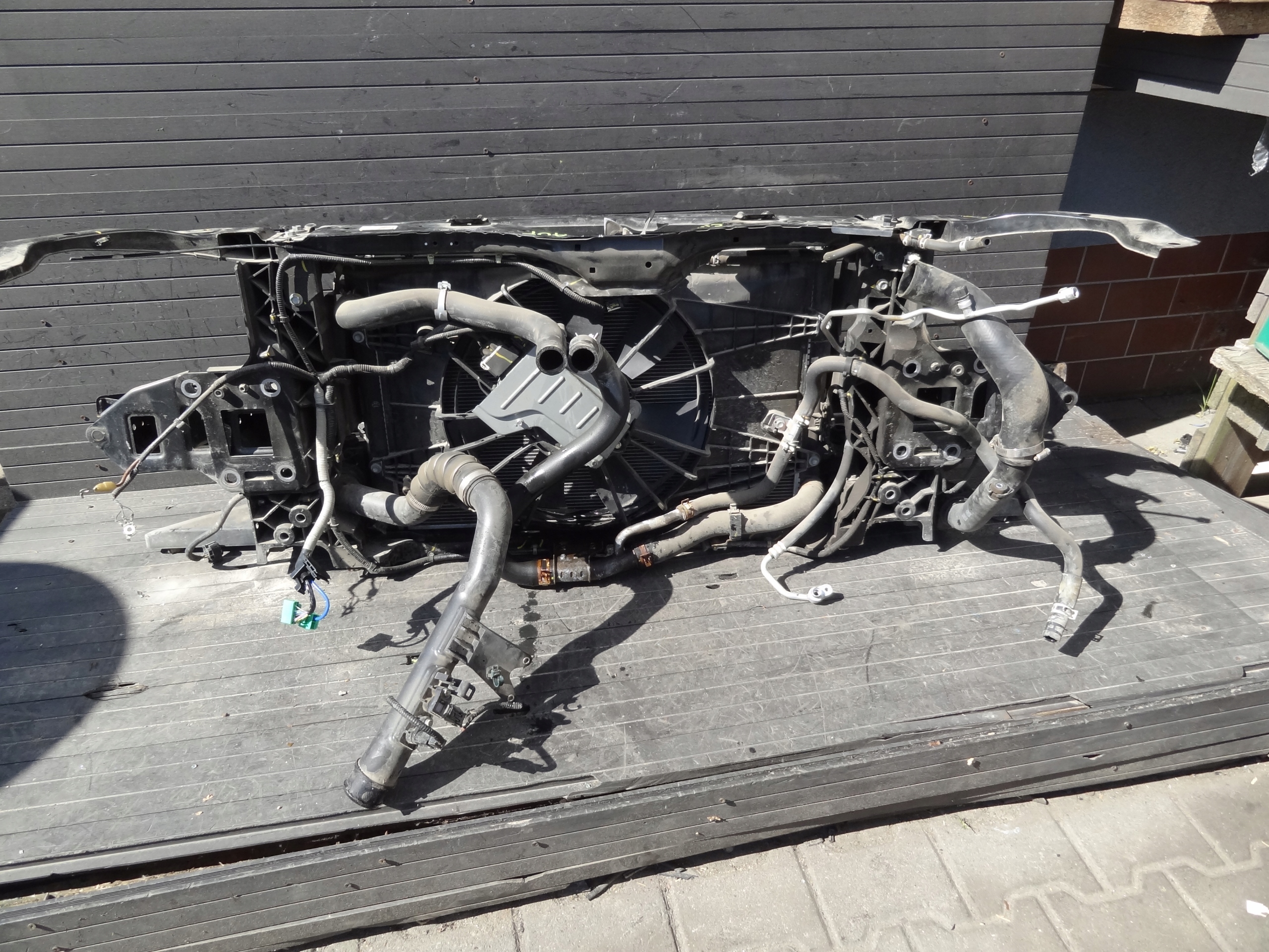 HONDA CIVIC X 2017 SEDAN 1,5 TURBO AUTOMAT PAS PRZEDNI BELKA CHLODNICE ORG Strona zabudowy przód